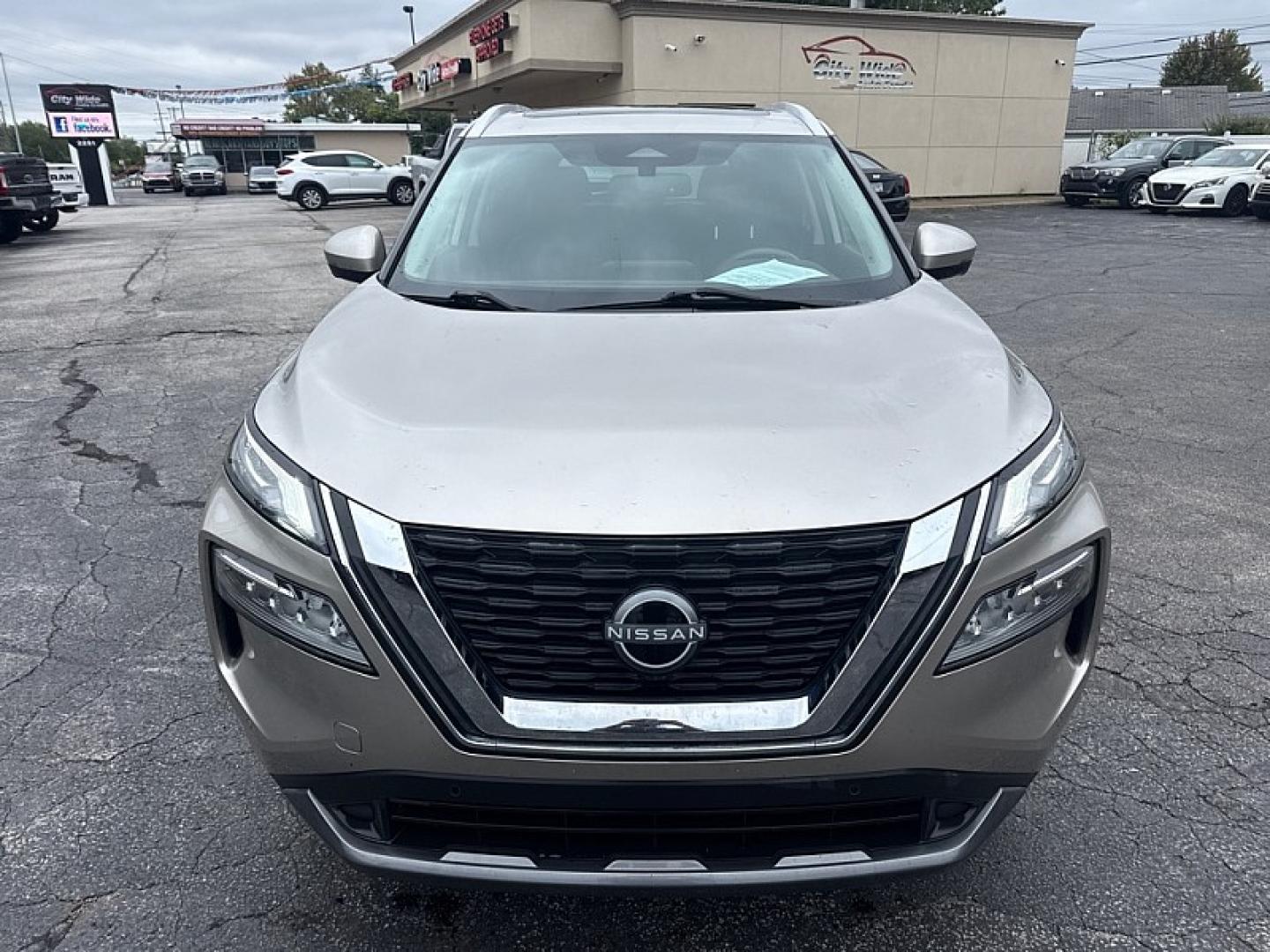 2023 TAN /BLACK Nissan Rogue SL AWD (JN8BT3CB1PW) with an 1.5L L3 DOHC 12V TURBO engine, CVT transmission, located at 3304 Woodville Road, Northwood, OH, 43619, (419) 210-8019, 41.612694, -83.480743 - Your #1 Destination for Auto Loans and mdash;No Matter Your Credit!At our dealership, we believe everyone deserves the opportunity to drive their dream car and mdash;whether you have good credit, bad credit, or no credit at all. With a wide selection of hundreds of cars, trucks, and SUVs, you'll fin- Photo#7