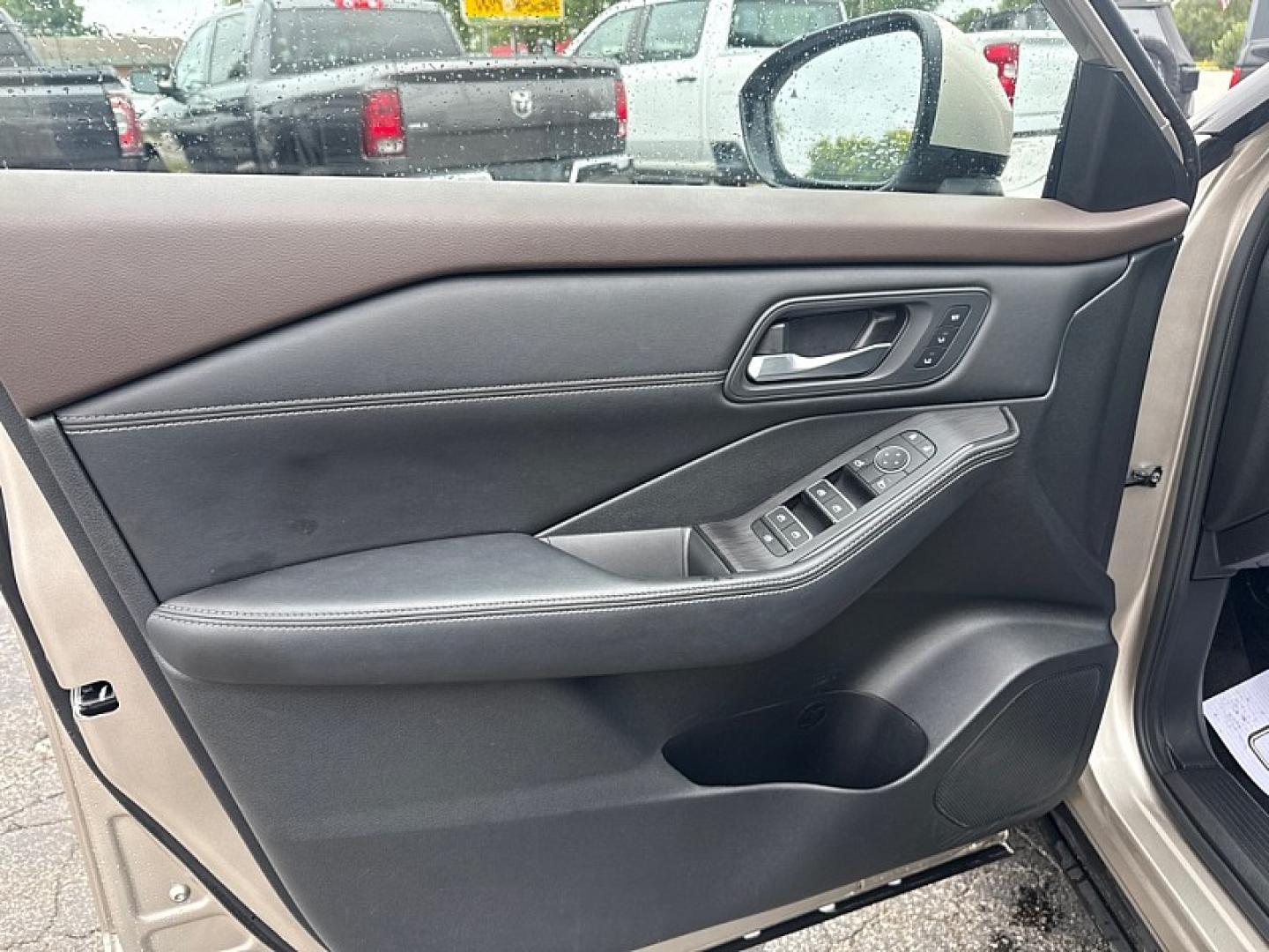 2023 TAN /BLACK Nissan Rogue SL AWD (JN8BT3CB1PW) with an 1.5L L3 DOHC 12V TURBO engine, CVT transmission, located at 3304 Woodville Road, Northwood, OH, 43619, (419) 210-8019, 41.612694, -83.480743 - Your #1 Destination for Auto Loans and mdash;No Matter Your Credit!At our dealership, we believe everyone deserves the opportunity to drive their dream car and mdash;whether you have good credit, bad credit, or no credit at all. With a wide selection of hundreds of cars, trucks, and SUVs, you'll fin- Photo#8