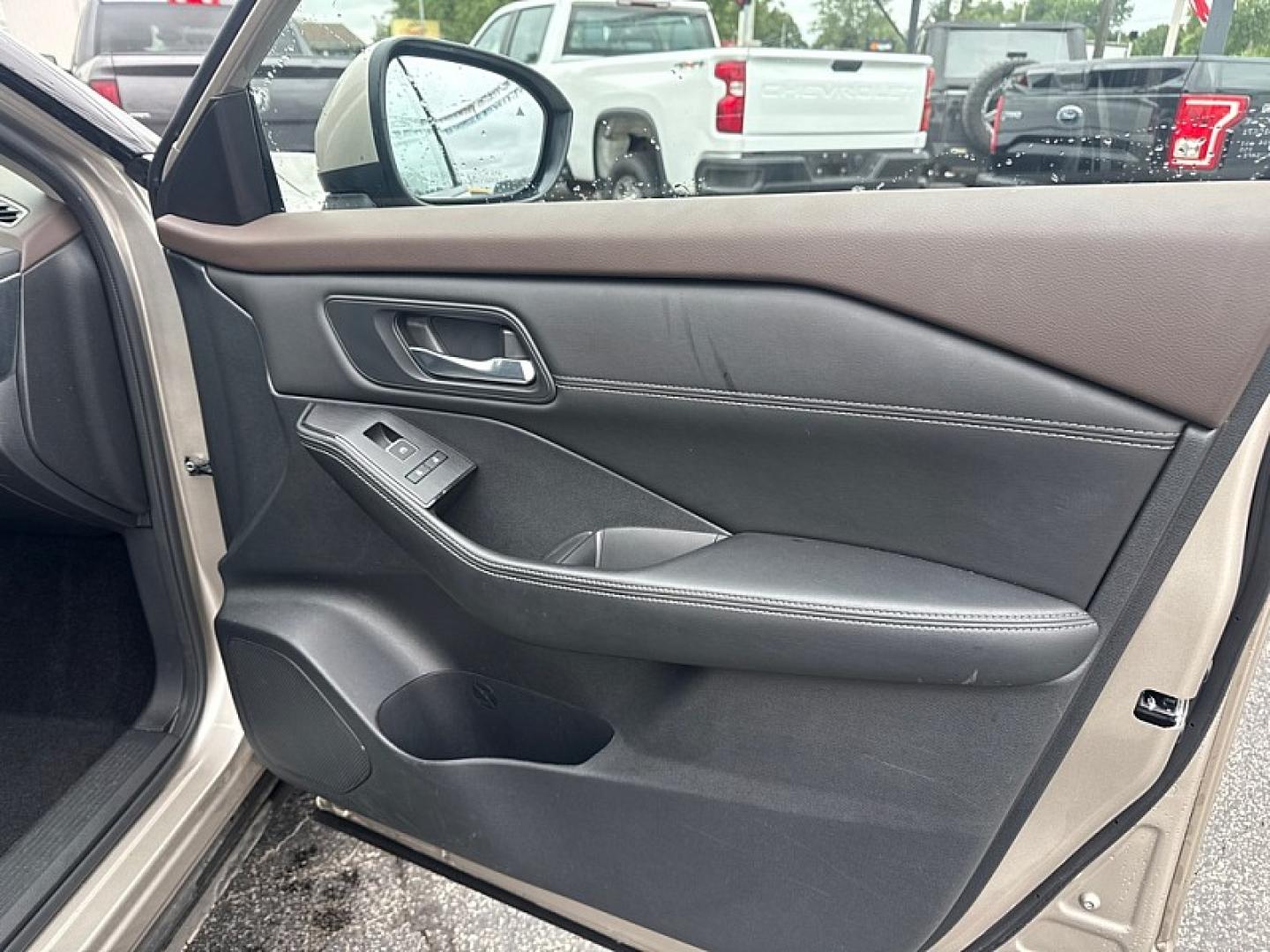 2023 TAN /BLACK Nissan Rogue SL AWD (JN8BT3CB1PW) with an 1.5L L3 DOHC 12V TURBO engine, CVT transmission, located at 3304 Woodville Road, Northwood, OH, 43619, (419) 210-8019, 41.612694, -83.480743 - Your #1 Destination for Auto Loans and mdash;No Matter Your Credit!At our dealership, we believe everyone deserves the opportunity to drive their dream car and mdash;whether you have good credit, bad credit, or no credit at all. With a wide selection of hundreds of cars, trucks, and SUVs, you'll fin- Photo#14