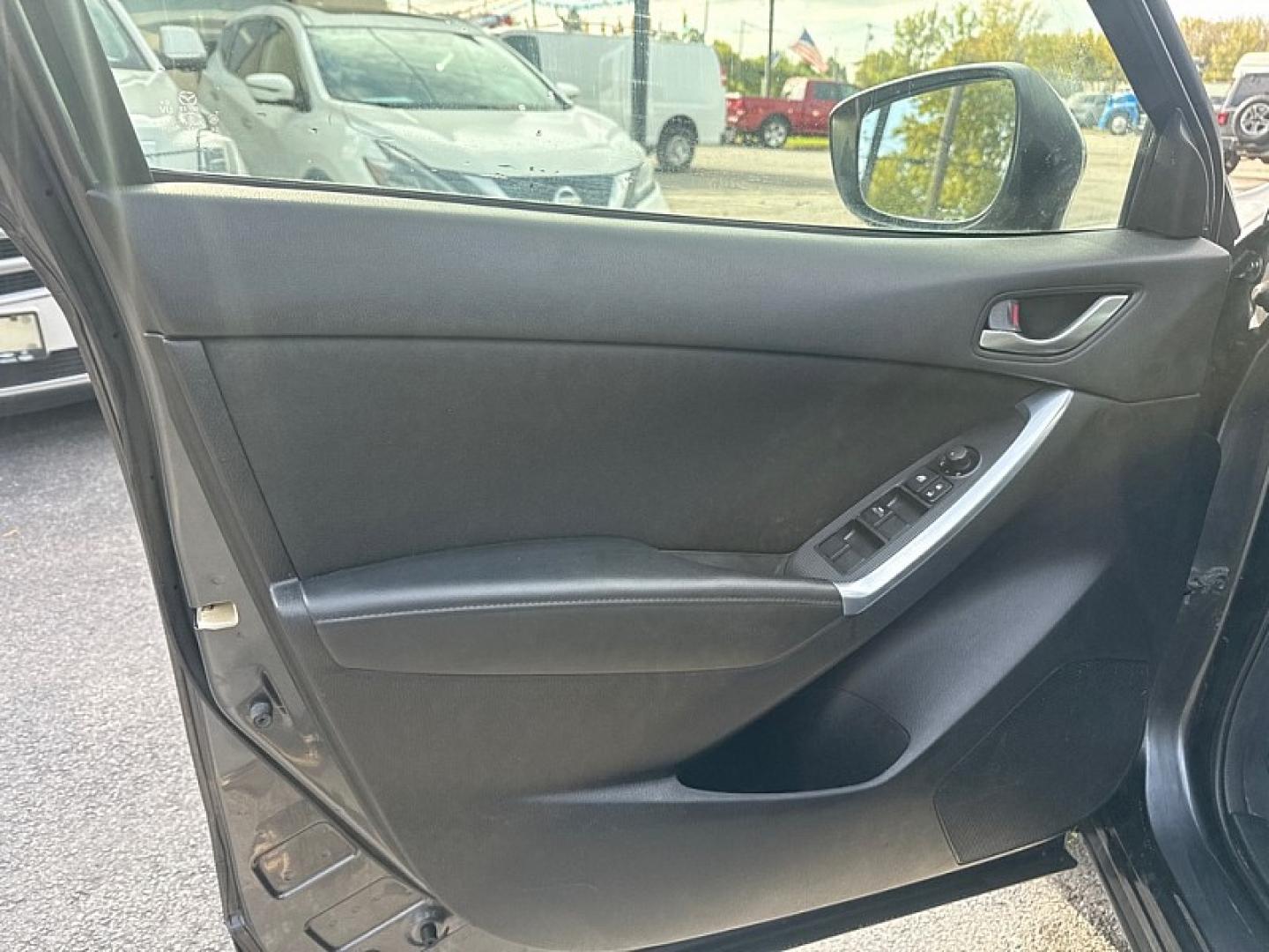 2015 BLACK /BLACK Mazda CX-5 Sport AWD (JM3KE4BE1F0) with an 2.5L L4 DOHC 16V engine, 6A transmission, located at 3304 Woodville Road, Northwood, OH, 43619, (419) 210-8019, 41.612694, -83.480743 - Your #1 Destination for Auto Loans and mdash;No Matter Your Credit!At our dealership, we believe everyone deserves the opportunity to drive their dream car and mdash;whether you have good credit, bad credit, or no credit at all. With a wide selection of hundreds of cars, trucks, and SUVs, you'll fin- Photo#8