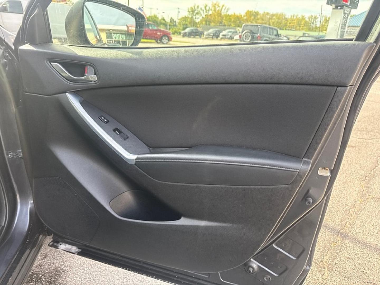 2015 BLACK /BLACK Mazda CX-5 Sport AWD (JM3KE4BE1F0) with an 2.5L L4 DOHC 16V engine, 6A transmission, located at 3304 Woodville Road, Northwood, OH, 43619, (419) 210-8019, 41.612694, -83.480743 - Your #1 Destination for Auto Loans and mdash;No Matter Your Credit!At our dealership, we believe everyone deserves the opportunity to drive their dream car and mdash;whether you have good credit, bad credit, or no credit at all. With a wide selection of hundreds of cars, trucks, and SUVs, you'll fin- Photo#14