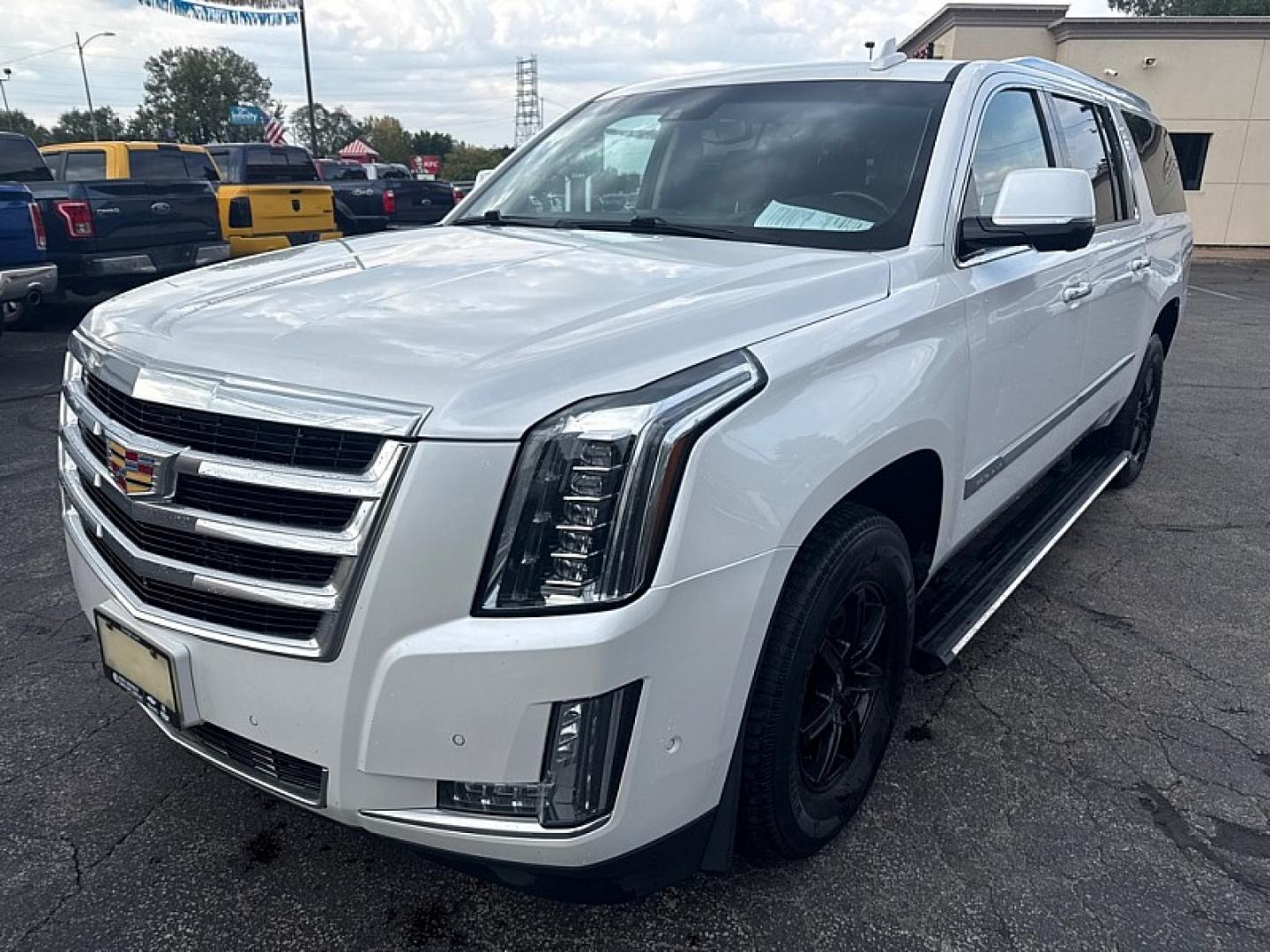 2018 WHITE /BROWN Cadillac Escalade ESV Premium 4WD (1GYS4JKJ3JR) with an 6.2L V8 OHV 16V FFV engine, 8A transmission, located at 3304 Woodville Road, Northwood, OH, 43619, (419) 210-8019, 41.612694, -83.480743 - Your #1 Destination for Auto Loans and mdash;No Matter Your Credit!At our dealership, we believe everyone deserves the opportunity to drive their dream car and mdash;whether you have good credit, bad credit, or no credit at all. With a wide selection of hundreds of cars, trucks, and SUVs, you'll fin- Photo#0
