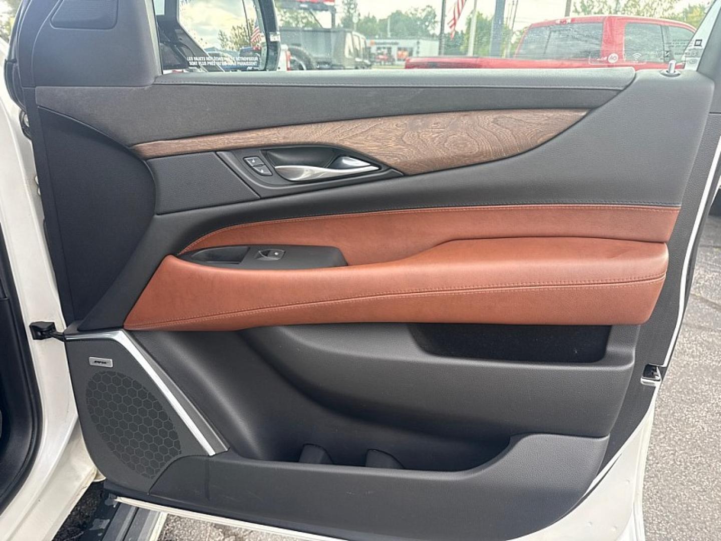 2018 WHITE /BROWN Cadillac Escalade ESV Premium 4WD (1GYS4JKJ3JR) with an 6.2L V8 OHV 16V FFV engine, 8A transmission, located at 3304 Woodville Road, Northwood, OH, 43619, (419) 210-8019, 41.612694, -83.480743 - Your #1 Destination for Auto Loans and mdash;No Matter Your Credit!At our dealership, we believe everyone deserves the opportunity to drive their dream car and mdash;whether you have good credit, bad credit, or no credit at all. With a wide selection of hundreds of cars, trucks, and SUVs, you'll fin- Photo#14