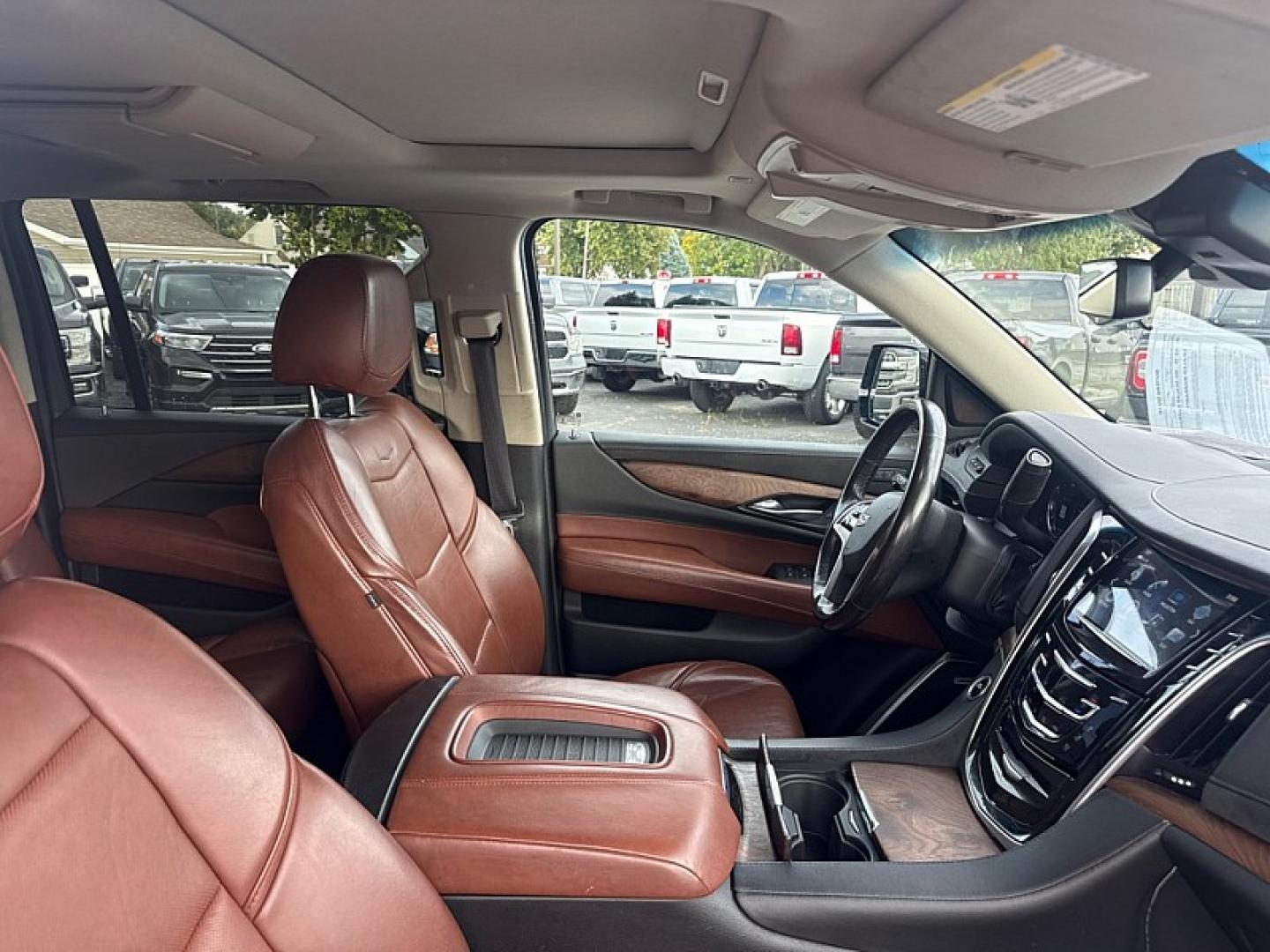 2018 WHITE /BROWN Cadillac Escalade ESV Premium 4WD (1GYS4JKJ3JR) with an 6.2L V8 OHV 16V FFV engine, 8A transmission, located at 3304 Woodville Road, Northwood, OH, 43619, (419) 210-8019, 41.612694, -83.480743 - Your #1 Destination for Auto Loans and mdash;No Matter Your Credit!At our dealership, we believe everyone deserves the opportunity to drive their dream car and mdash;whether you have good credit, bad credit, or no credit at all. With a wide selection of hundreds of cars, trucks, and SUVs, you'll fin- Photo#15