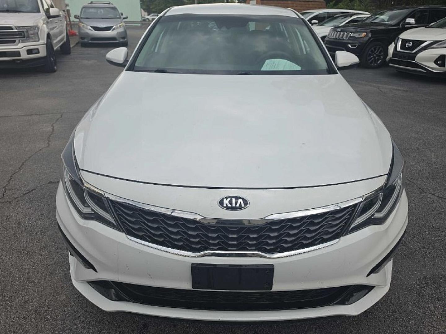 2020 WHITE /BLACK Kia Optima LX (5XXGT4L35LG) with an 2.4L L4 DOHC 16V engine, 6A transmission, located at 3304 Woodville Road, Northwood, OH, 43619, (419) 210-8019, 41.612694, -83.480743 - Your #1 Destination for Auto Loans and mdash;No Matter Your Credit!At our dealership, we believe everyone deserves the opportunity to drive their dream car and mdash;whether you have good credit, bad credit, or no credit at all. With a wide selection of hundreds of cars, trucks, and SUVs, you'll fin- Photo#7