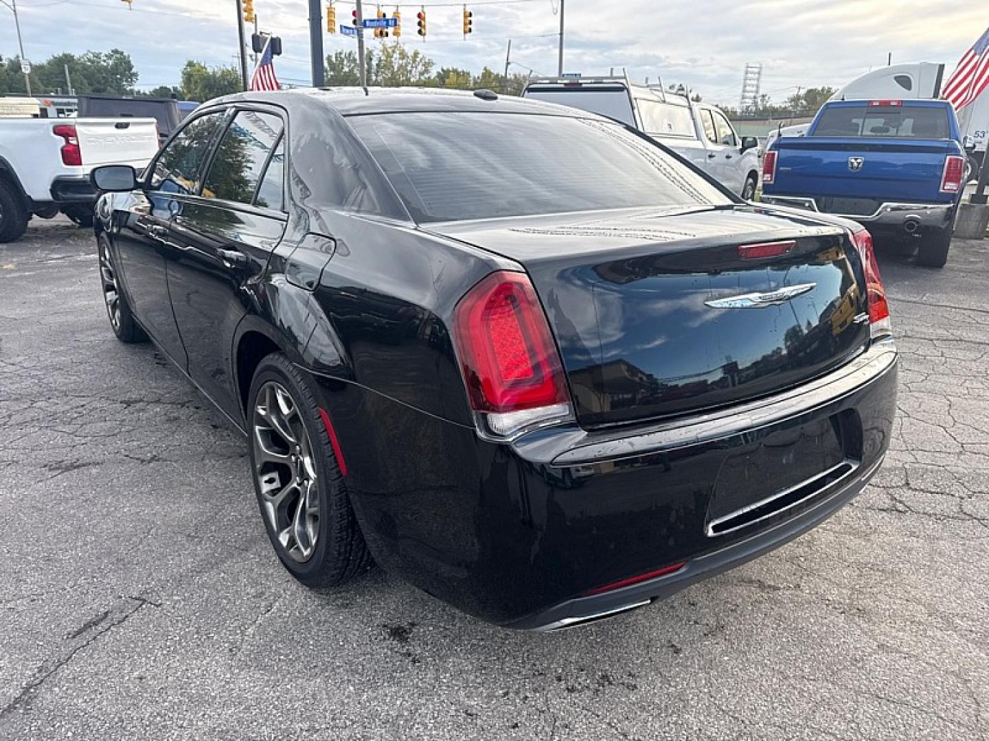 2016 BLACK /BLACK Chrysler 300 S V6 RWD (2C3CCABG2GH) with an 3.6L V6 DOHC 24V engine, 8A transmission, located at 3304 Woodville Road, Northwood, OH, 43619, (419) 210-8019, 41.612694, -83.480743 - Your #1 Destination for Auto Loans and mdash;No Matter Your Credit!At our dealership, we believe everyone deserves the opportunity to drive their dream car and mdash;whether you have good credit, bad credit, or no credit at all. With a wide selection of hundreds of cars, trucks, and SUVs, you'll fin- Photo#2