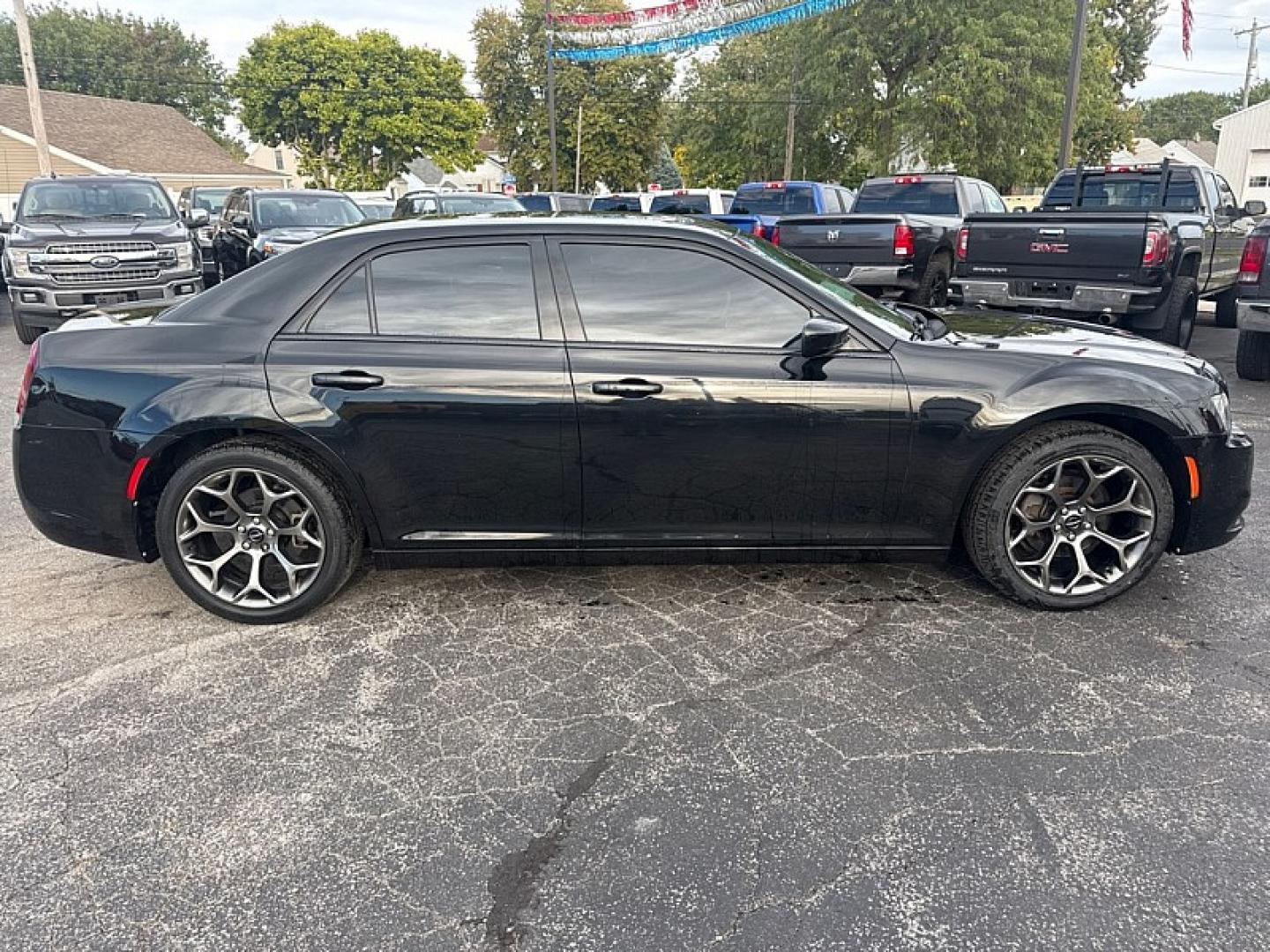 2016 BLACK /BLACK Chrysler 300 S V6 RWD (2C3CCABG2GH) with an 3.6L V6 DOHC 24V engine, 8A transmission, located at 3304 Woodville Road, Northwood, OH, 43619, (419) 210-8019, 41.612694, -83.480743 - Your #1 Destination for Auto Loans and mdash;No Matter Your Credit!At our dealership, we believe everyone deserves the opportunity to drive their dream car and mdash;whether you have good credit, bad credit, or no credit at all. With a wide selection of hundreds of cars, trucks, and SUVs, you'll fin- Photo#5