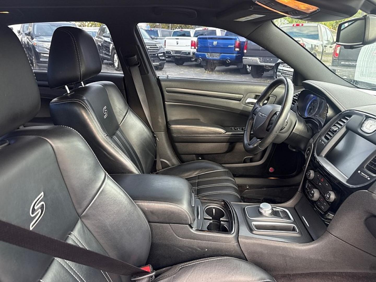 2016 BLACK /BLACK Chrysler 300 S V6 RWD (2C3CCABG2GH) with an 3.6L V6 DOHC 24V engine, 8A transmission, located at 3304 Woodville Road, Northwood, OH, 43619, (419) 210-8019, 41.612694, -83.480743 - Your #1 Destination for Auto Loans and mdash;No Matter Your Credit!At our dealership, we believe everyone deserves the opportunity to drive their dream car and mdash;whether you have good credit, bad credit, or no credit at all. With a wide selection of hundreds of cars, trucks, and SUVs, you'll fin- Photo#16