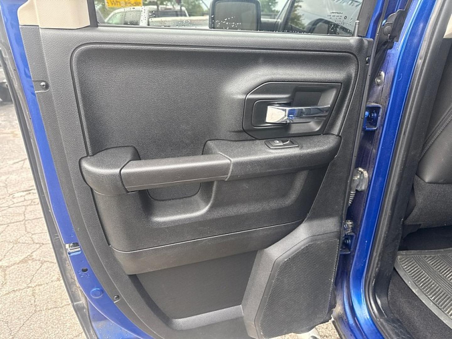 2015 BLUE /BLACK Ram 1500 Sport Quad Cab 4WD (1C6RR7HT4FS) with an 5.7L V8 OHV 16V engine, 6A transmission, located at 3304 Woodville Road, Northwood, OH, 43619, (419) 210-8019, 41.612694, -83.480743 - Your #1 Destination for Auto Loans and mdash;No Matter Your Credit!At our dealership, we believe everyone deserves the opportunity to drive their dream car and mdash;whether you have good credit, bad credit, or no credit at all. With a wide selection of hundreds of cars, trucks, and SUVs, you'll fin- Photo#10
