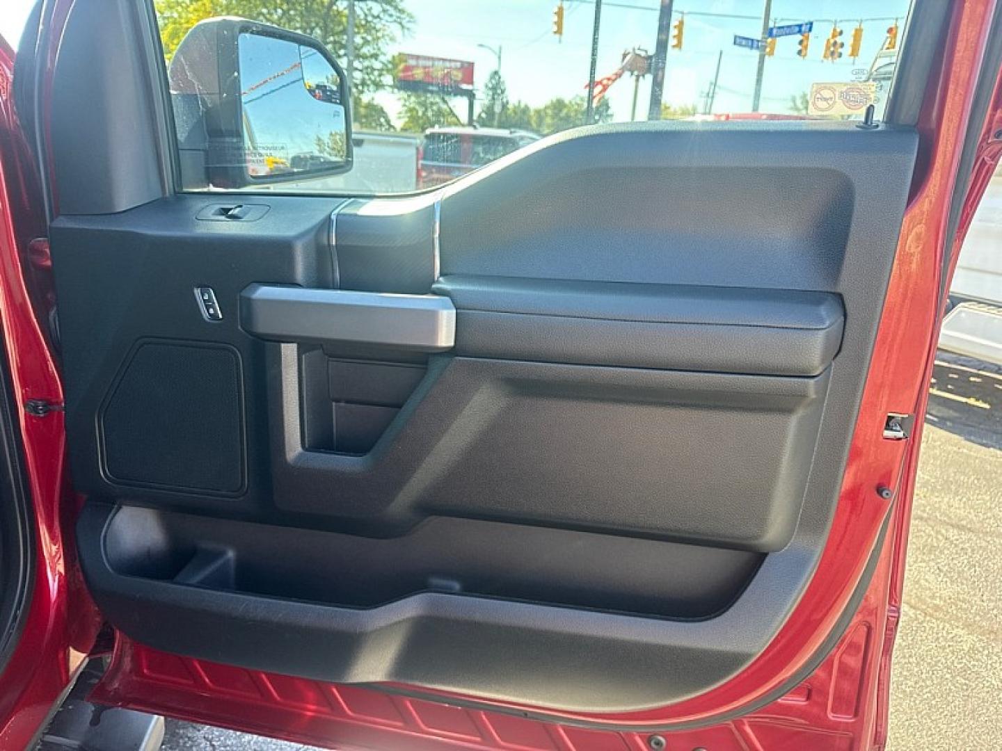 2019 RED /BLACK Ford F-150 XLT SuperCrew 6.5-ft. Bed 4WD (1FTEW1E41KF) with an 3.5L V6 TURBO engine, 6A transmission, located at 3304 Woodville Road, Northwood, OH, 43619, (419) 210-8019, 41.612694, -83.480743- Photo#14