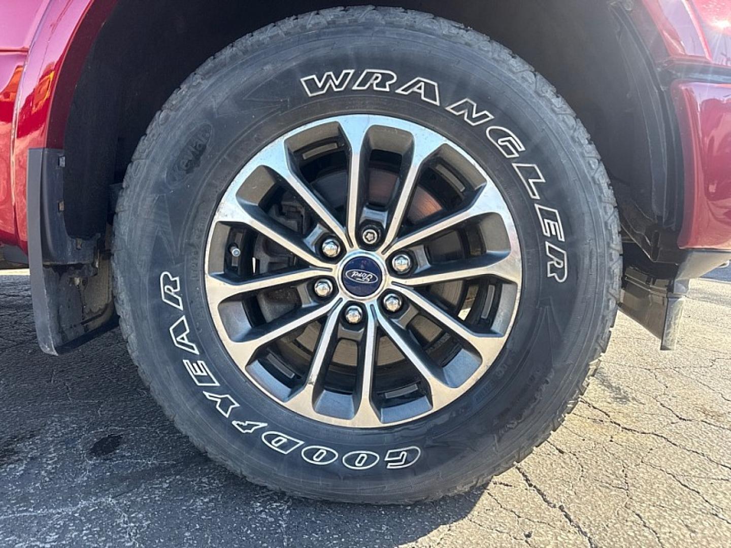 2019 RED /BLACK Ford F-150 XLT SuperCrew 6.5-ft. Bed 4WD (1FTEW1E41KF) with an 3.5L V6 TURBO engine, 6A transmission, located at 3304 Woodville Road, Northwood, OH, 43619, (419) 210-8019, 41.612694, -83.480743- Photo#16