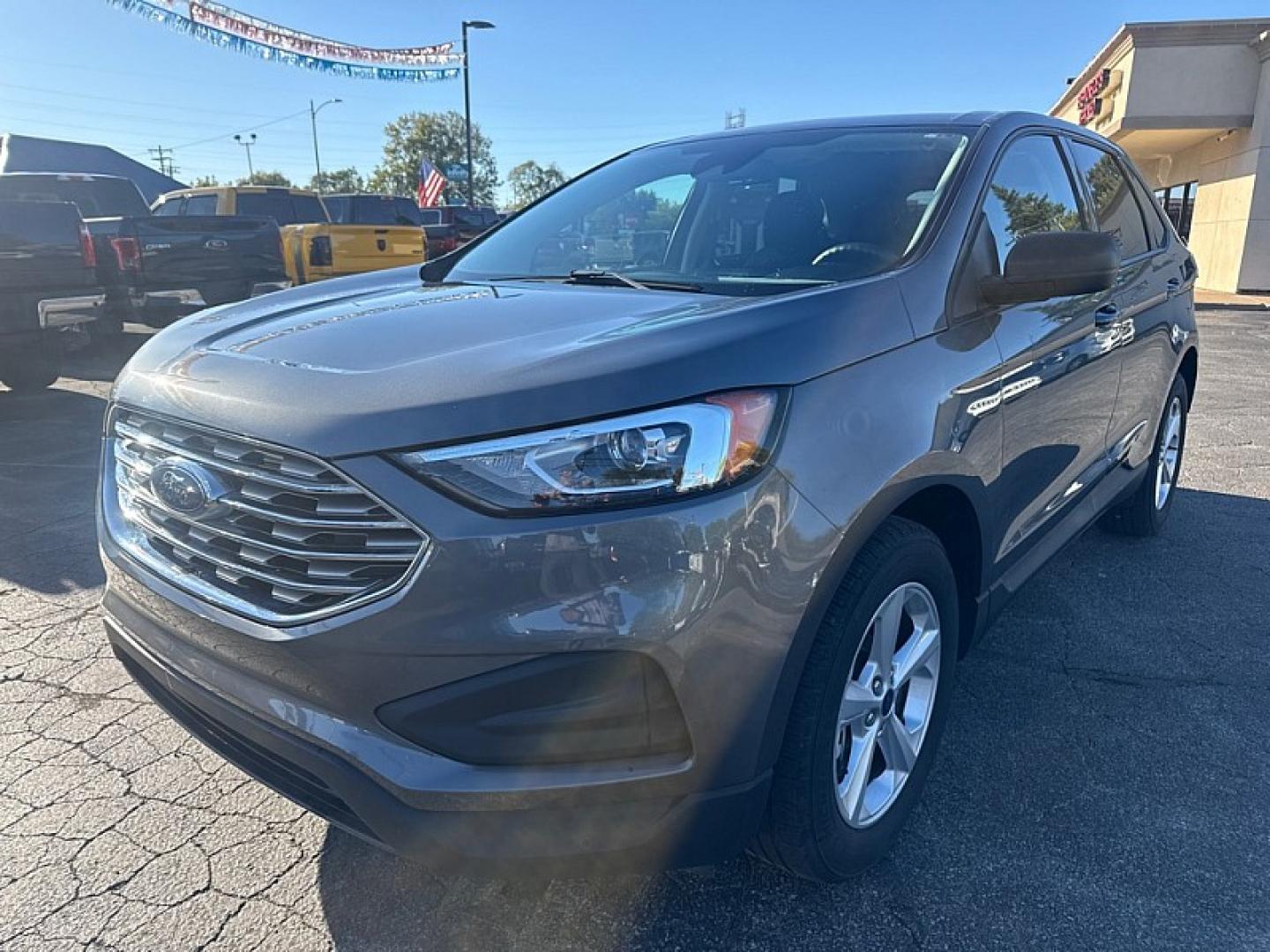 2022 GRAY /BLACK Ford Edge SE AWD (2FMPK4G92NB) with an 2.0L L4 DOHC 16V engine, 6A transmission, located at 3304 Woodville Road, Northwood, OH, 43619, (419) 210-8019, 41.612694, -83.480743 - Your #1 Destination for Auto Loans and mdash;No Matter Your Credit!At our dealership, we believe everyone deserves the opportunity to drive their dream car and mdash;whether you have good credit, bad credit, or no credit at all. With a wide selection of hundreds of cars, trucks, and SUVs, you'll fin- Photo#0