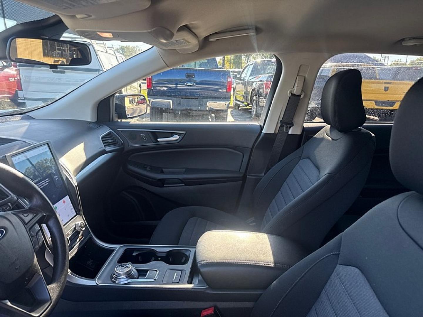 2022 GRAY /BLACK Ford Edge SE AWD (2FMPK4G92NB) with an 2.0L L4 DOHC 16V engine, 6A transmission, located at 3304 Woodville Road, Northwood, OH, 43619, (419) 210-8019, 41.612694, -83.480743 - Your #1 Destination for Auto Loans and mdash;No Matter Your Credit!At our dealership, we believe everyone deserves the opportunity to drive their dream car and mdash;whether you have good credit, bad credit, or no credit at all. With a wide selection of hundreds of cars, trucks, and SUVs, you'll fin- Photo#10