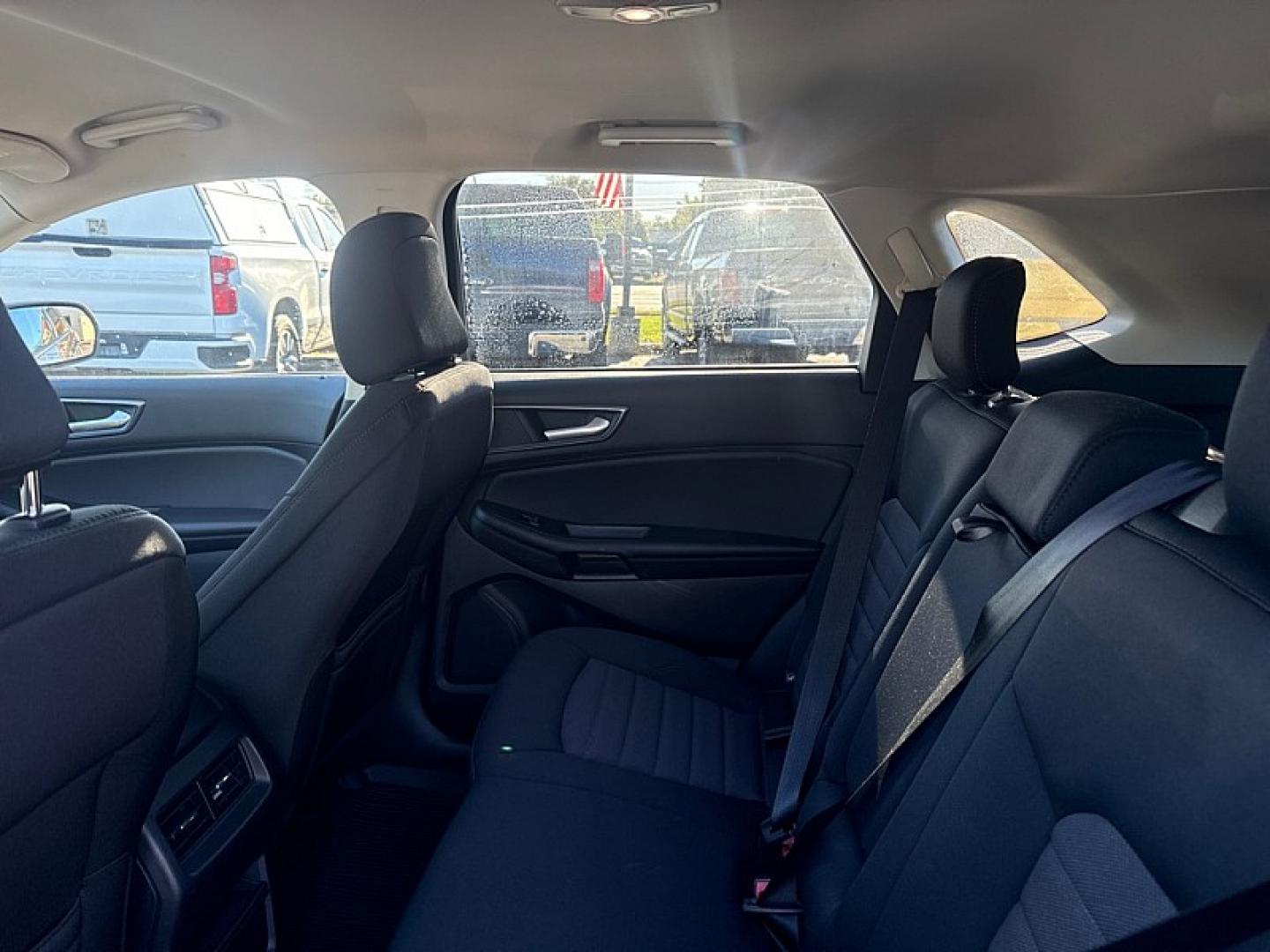 2022 GRAY /BLACK Ford Edge SE AWD (2FMPK4G92NB) with an 2.0L L4 DOHC 16V engine, 6A transmission, located at 3304 Woodville Road, Northwood, OH, 43619, (419) 210-8019, 41.612694, -83.480743 - Your #1 Destination for Auto Loans and mdash;No Matter Your Credit!At our dealership, we believe everyone deserves the opportunity to drive their dream car and mdash;whether you have good credit, bad credit, or no credit at all. With a wide selection of hundreds of cars, trucks, and SUVs, you'll fin- Photo#12