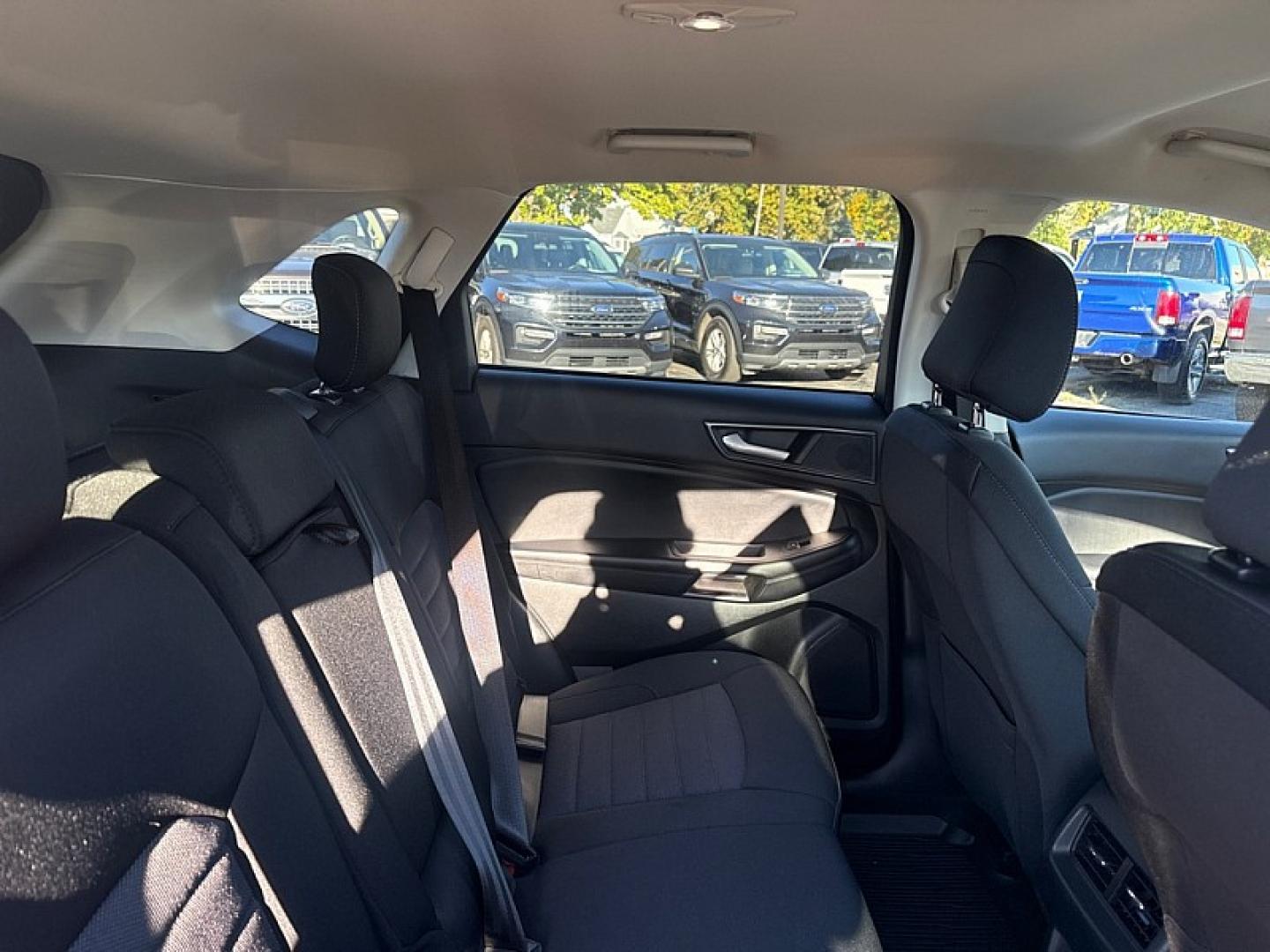 2022 GRAY /BLACK Ford Edge SE AWD (2FMPK4G92NB) with an 2.0L L4 DOHC 16V engine, 6A transmission, located at 3304 Woodville Road, Northwood, OH, 43619, (419) 210-8019, 41.612694, -83.480743 - Your #1 Destination for Auto Loans and mdash;No Matter Your Credit!At our dealership, we believe everyone deserves the opportunity to drive their dream car and mdash;whether you have good credit, bad credit, or no credit at all. With a wide selection of hundreds of cars, trucks, and SUVs, you'll fin- Photo#14