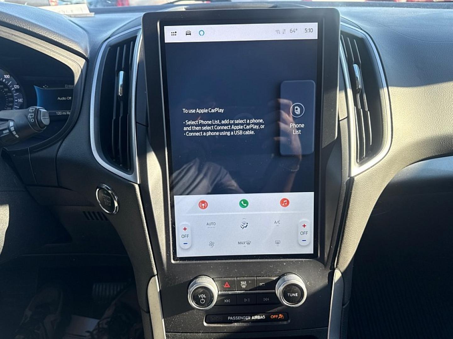2022 GRAY /BLACK Ford Edge SE AWD (2FMPK4G92NB) with an 2.0L L4 DOHC 16V engine, 6A transmission, located at 3304 Woodville Road, Northwood, OH, 43619, (419) 210-8019, 41.612694, -83.480743 - Your #1 Destination for Auto Loans and mdash;No Matter Your Credit!At our dealership, we believe everyone deserves the opportunity to drive their dream car and mdash;whether you have good credit, bad credit, or no credit at all. With a wide selection of hundreds of cars, trucks, and SUVs, you'll fin- Photo#19