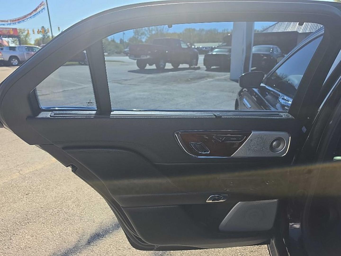 2018 BLACK /BLACK Lincoln Continental Reserve AWD (1LN6L9NC0J5) with an 3.0L V6 DOHC 24V engine, 6A transmission, located at 3304 Woodville Road, Northwood, OH, 43619, (419) 210-8019, 41.612694, -83.480743 - Your #1 Destination for Auto Loans and mdash;No Matter Your Credit!At our dealership, we believe everyone deserves the opportunity to drive their dream car and mdash;whether you have good credit, bad credit, or no credit at all. With a wide selection of hundreds of cars, trucks, and SUVs, you'll fin- Photo#10