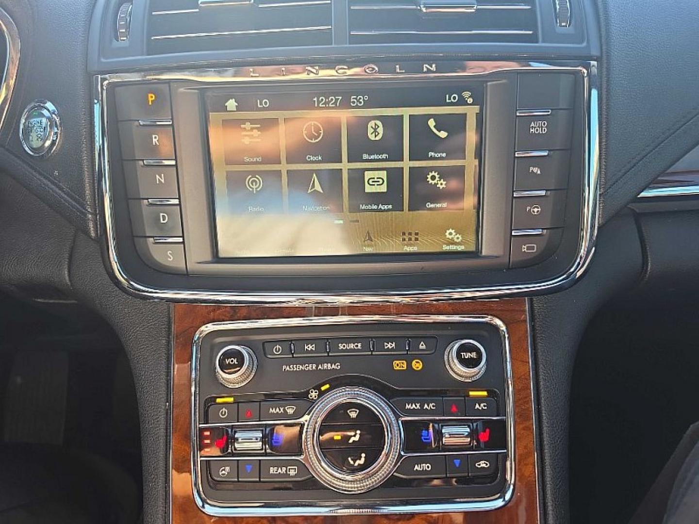 2018 BLACK /BLACK Lincoln Continental Reserve AWD (1LN6L9NC0J5) with an 3.0L V6 DOHC 24V engine, 6A transmission, located at 3304 Woodville Road, Northwood, OH, 43619, (419) 210-8019, 41.612694, -83.480743 - Your #1 Destination for Auto Loans and mdash;No Matter Your Credit!At our dealership, we believe everyone deserves the opportunity to drive their dream car and mdash;whether you have good credit, bad credit, or no credit at all. With a wide selection of hundreds of cars, trucks, and SUVs, you'll fin- Photo#19