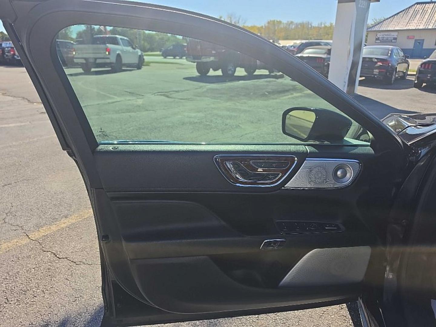 2018 BLACK /BLACK Lincoln Continental Reserve AWD (1LN6L9NC0J5) with an 3.0L V6 DOHC 24V engine, 6A transmission, located at 3304 Woodville Road, Northwood, OH, 43619, (419) 210-8019, 41.612694, -83.480743 - Your #1 Destination for Auto Loans and mdash;No Matter Your Credit!At our dealership, we believe everyone deserves the opportunity to drive their dream car and mdash;whether you have good credit, bad credit, or no credit at all. With a wide selection of hundreds of cars, trucks, and SUVs, you'll fin- Photo#27