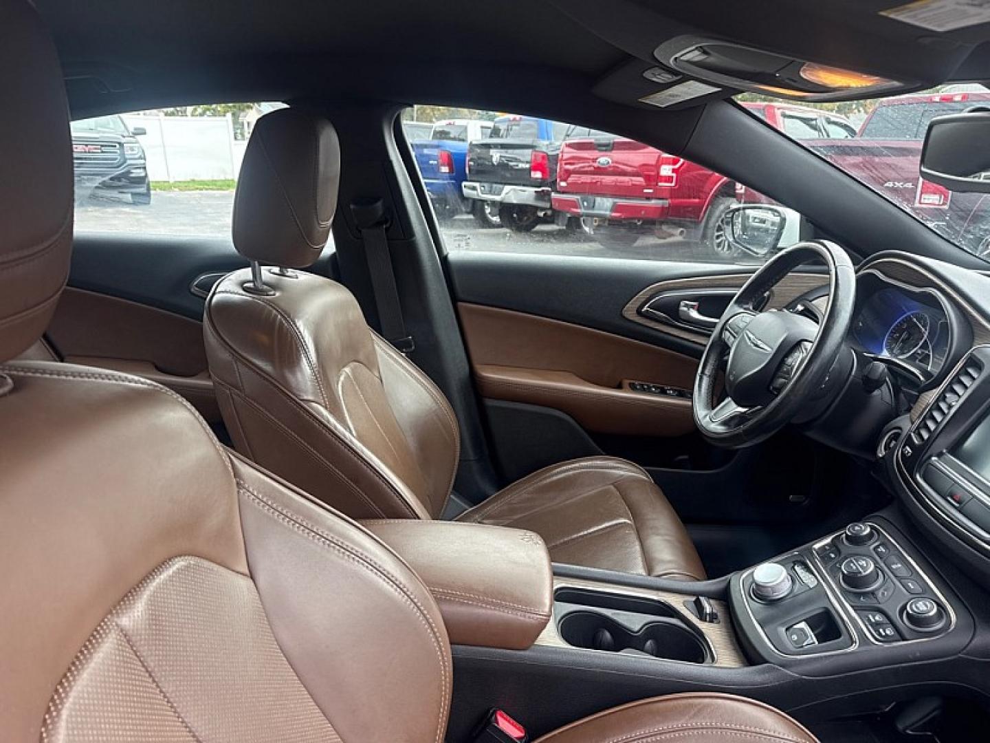 2016 WHITE /BROWN Chrysler 200 C (1C3CCCCG5GN) with an 3.6L V6 DOHC 24V FFV engine, 9A transmission, located at 3304 Woodville Road, Northwood, OH, 43619, (419) 210-8019, 41.612694, -83.480743 - Your #1 Destination for Auto Loans and mdash;No Matter Your Credit!At our dealership, we believe everyone deserves the opportunity to drive their dream car and mdash;whether you have good credit, bad credit, or no credit at all. With a wide selection of hundreds of cars, trucks, and SUVs, you'll fin- Photo#15