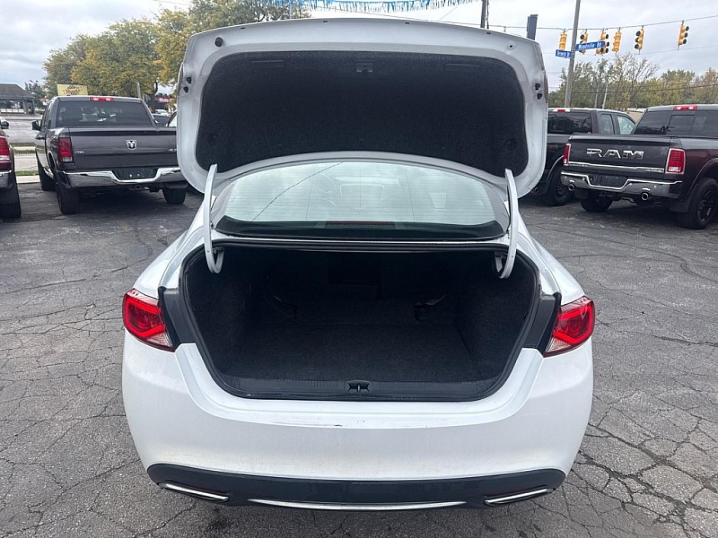 2016 WHITE /BROWN Chrysler 200 C (1C3CCCCG5GN) with an 3.6L V6 DOHC 24V FFV engine, 9A transmission, located at 3304 Woodville Road, Northwood, OH, 43619, (419) 210-8019, 41.612694, -83.480743 - Your #1 Destination for Auto Loans and mdash;No Matter Your Credit!At our dealership, we believe everyone deserves the opportunity to drive their dream car and mdash;whether you have good credit, bad credit, or no credit at all. With a wide selection of hundreds of cars, trucks, and SUVs, you'll fin- Photo#16
