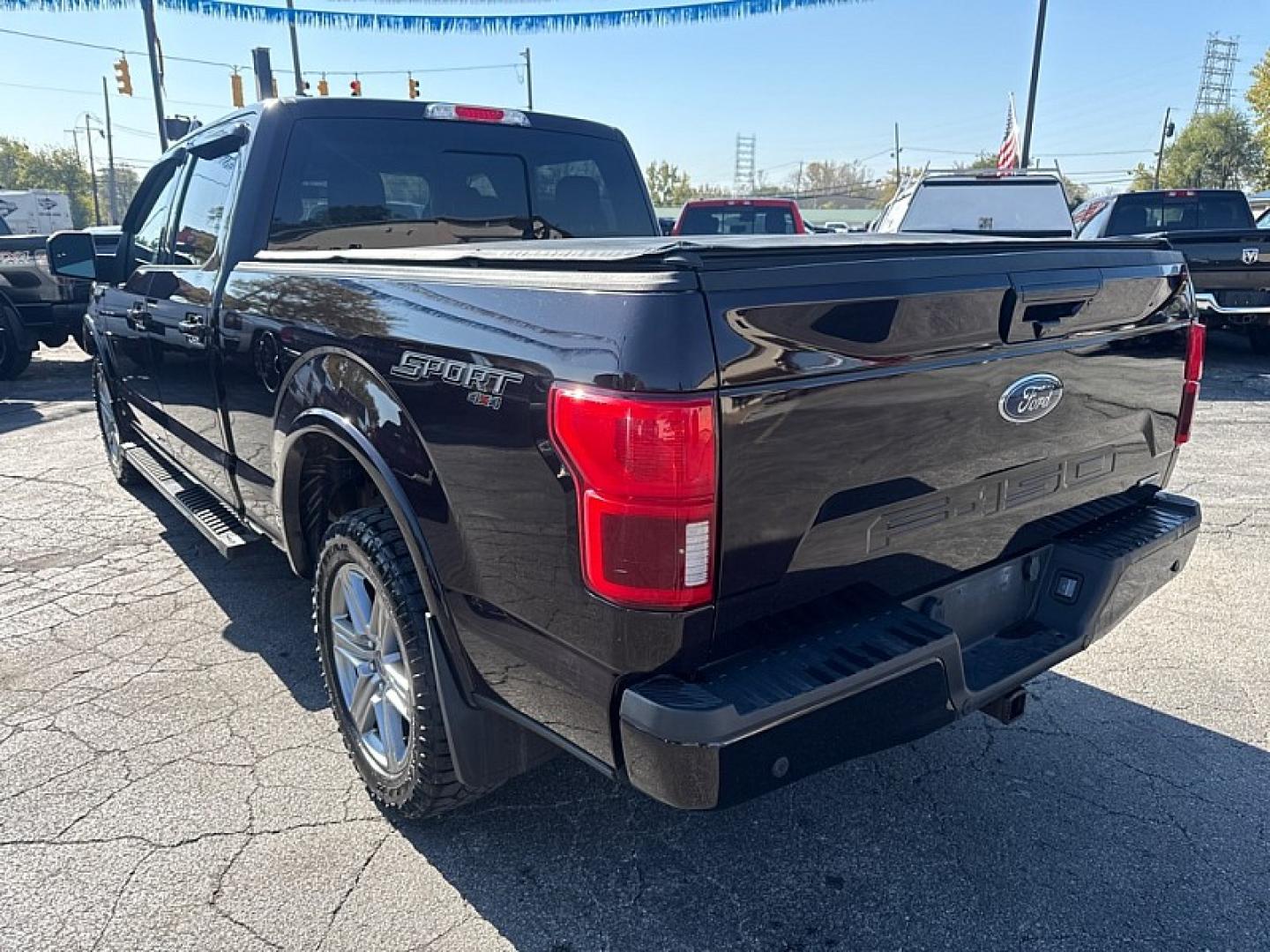 2018 RED /BLACK Ford F-150 XLT SuperCrew 5.5-ft. Bed 4WD (1FTFW1EG3JK) with an 3.5 V6 engine, 6A transmission, located at 3304 Woodville Road, Northwood, OH, 43619, (419) 210-8019, 41.612694, -83.480743 - Your #1 Destination for Auto Loans and mdash;No Matter Your Credit!At our dealership, we believe everyone deserves the opportunity to drive their dream car and mdash;whether you have good credit, bad credit, or no credit at all. With a wide selection of hundreds of cars, trucks, and SUVs, you'll fin- Photo#2
