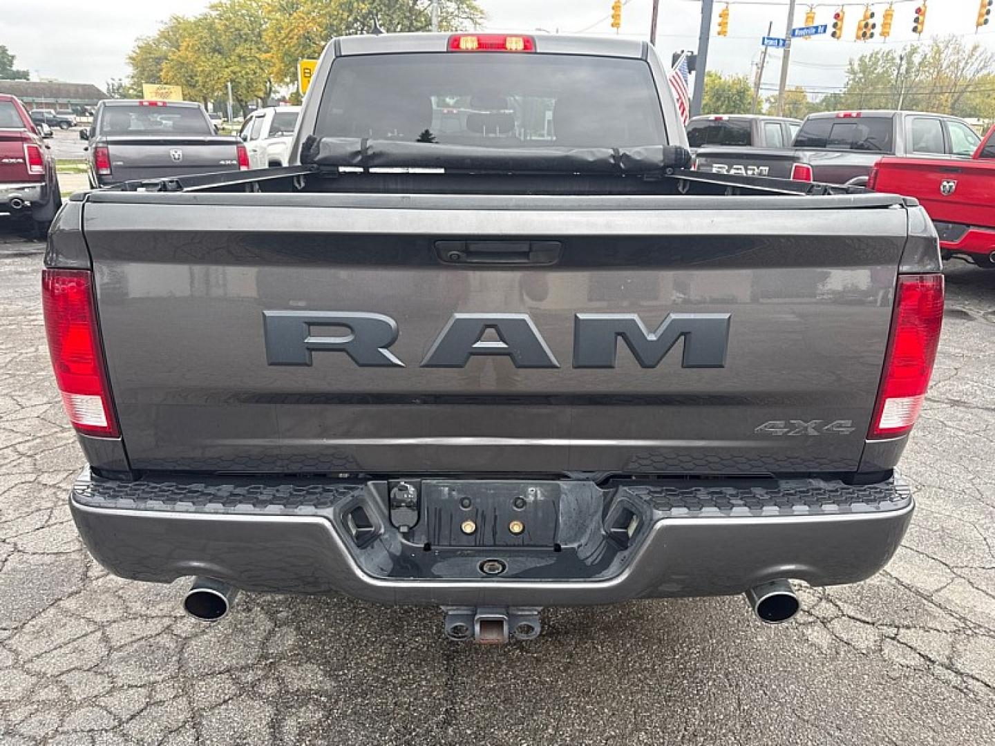 2019 GRAY /BLACK Ram 1500 Tradesman Crew Cab SWB 4WD (1C6RR7KT6KS) with an 5.7L V8 OHV 16V engine, 8A transmission, located at 3304 Woodville Road, Northwood, OH, 43619, (419) 210-8019, 41.612694, -83.480743 - Your #1 Destination for Auto Loans and mdash;No Matter Your Credit!At our dealership, we believe everyone deserves the opportunity to drive their dream car and mdash;whether you have good credit, bad credit, or no credit at all. With a wide selection of hundreds of cars, trucks, and SUVs, you'll fin- Photo#3
