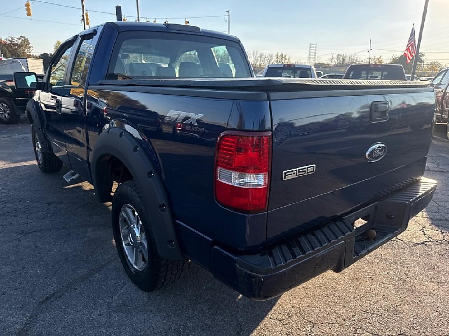 2008 BLUE /TAN Ford F-150 FX4 SuperCab (1FTRX14W48F) with an 4.6L V8 SOHC 16V engine, 4A OD transmission, located at 3304 Woodville Road, Northwood, OH, 43619, (419) 210-8019, 41.612694, -83.480743 - Your #1 Destination for Auto Loans and mdash;No Matter Your Credit!At our dealership, we believe everyone deserves the opportunity to drive their dream car and mdash;whether you have good credit, bad credit, or no credit at all. With a wide selection of hundreds of cars, trucks, and SUVs, you'll fin- Photo#2