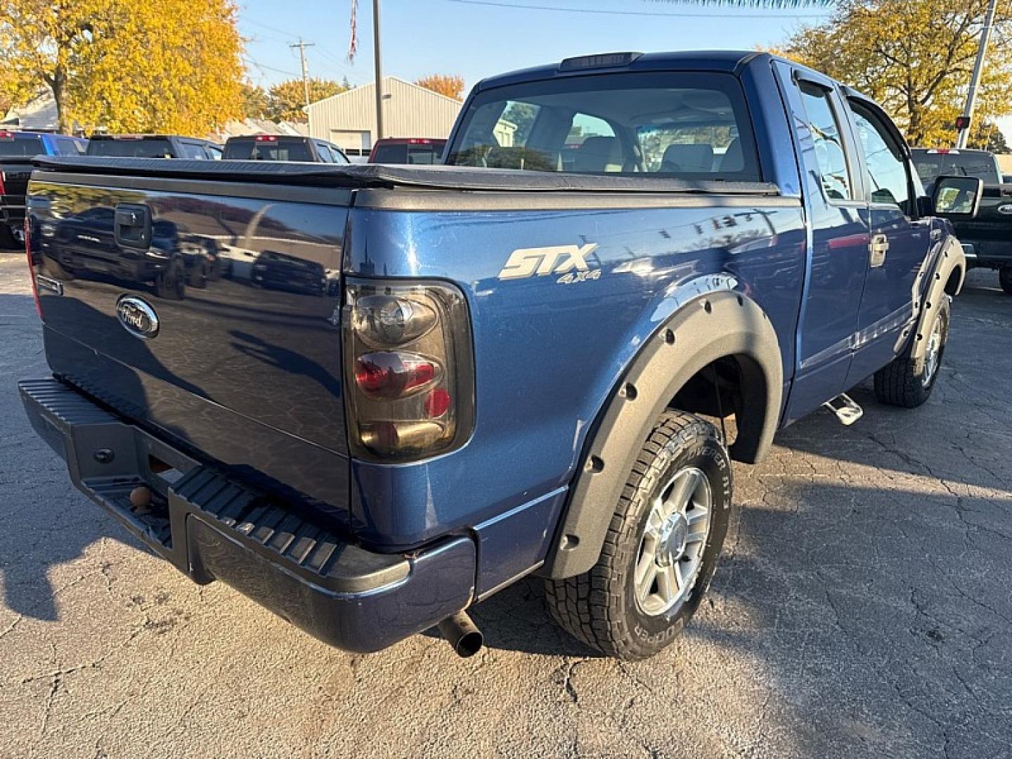 2008 BLUE /TAN Ford F-150 FX4 SuperCab (1FTRX14W48F) with an 4.6L V8 SOHC 16V engine, 4A OD transmission, located at 3304 Woodville Road, Northwood, OH, 43619, (419) 210-8019, 41.612694, -83.480743 - Your #1 Destination for Auto Loans and mdash;No Matter Your Credit!At our dealership, we believe everyone deserves the opportunity to drive their dream car and mdash;whether you have good credit, bad credit, or no credit at all. With a wide selection of hundreds of cars, trucks, and SUVs, you'll fin- Photo#4