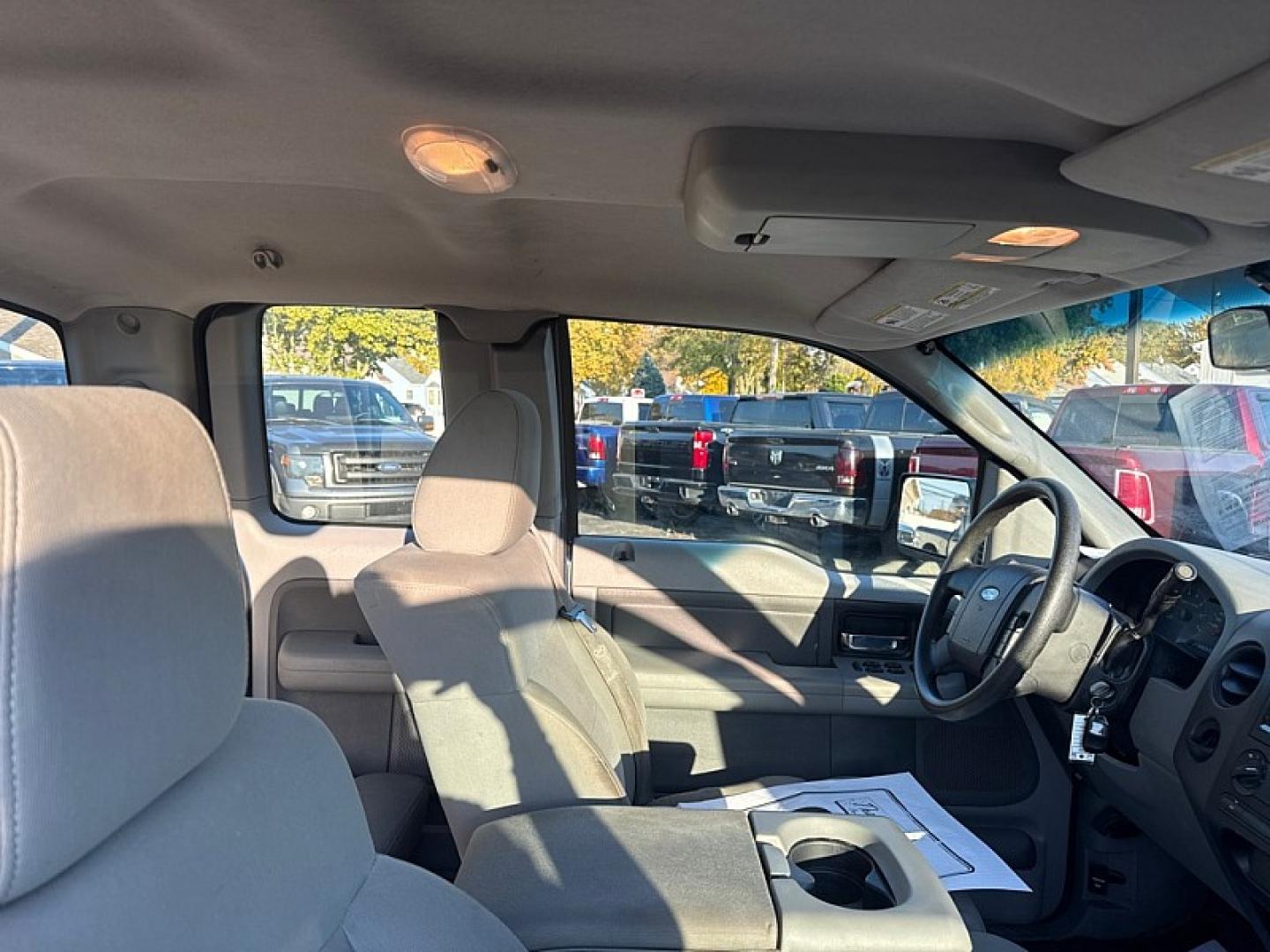2008 BLUE /TAN Ford F-150 FX4 SuperCab (1FTRX14W48F) with an 4.6L V8 SOHC 16V engine, 4A OD transmission, located at 3304 Woodville Road, Northwood, OH, 43619, (419) 210-8019, 41.612694, -83.480743 - Your #1 Destination for Auto Loans and mdash;No Matter Your Credit!At our dealership, we believe everyone deserves the opportunity to drive their dream car and mdash;whether you have good credit, bad credit, or no credit at all. With a wide selection of hundreds of cars, trucks, and SUVs, you'll fin- Photo#15