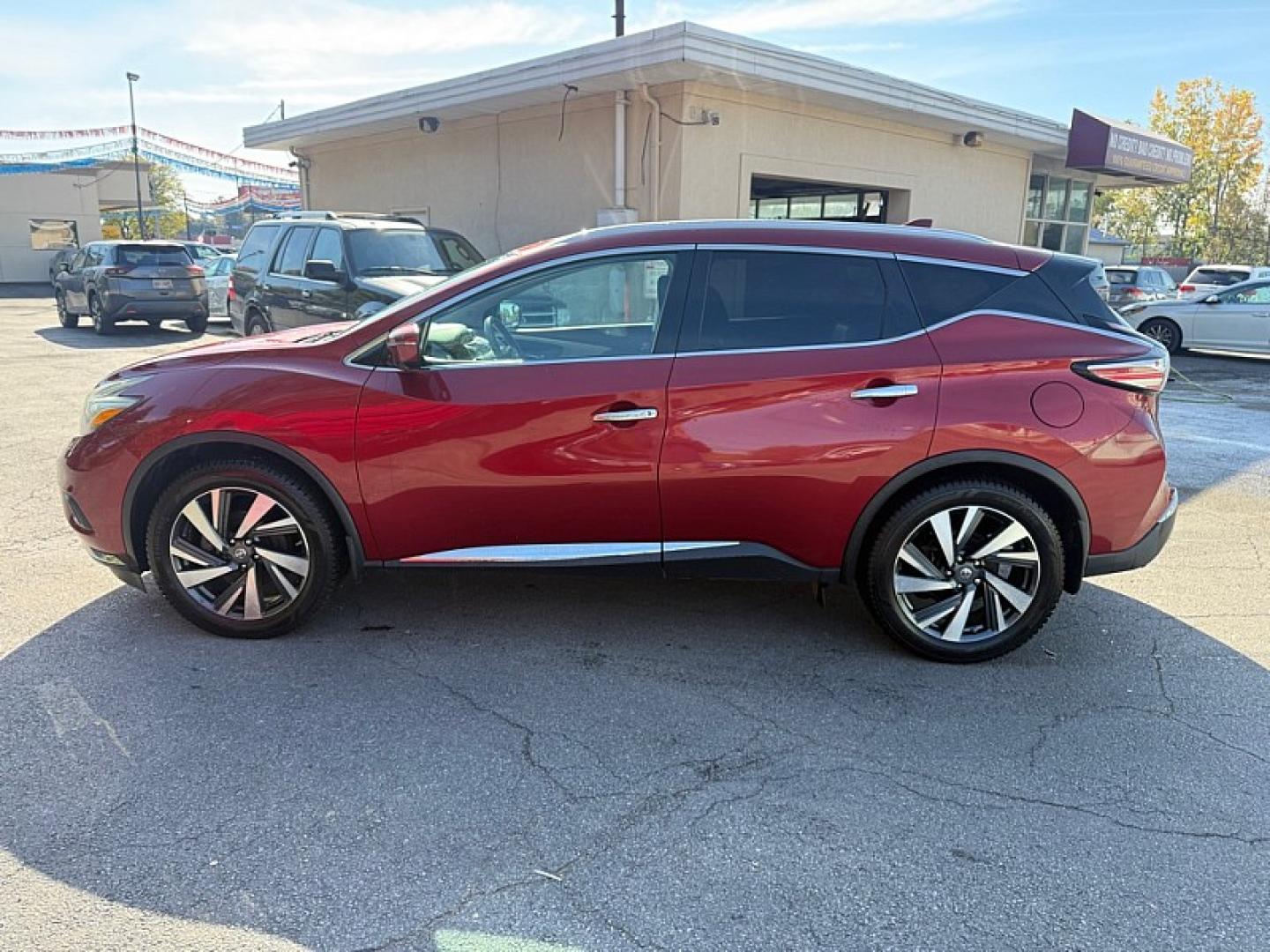 2017 RED /BLACK Nissan Murano Platinum AWD (5N1AZ2MH6HN) with an 3.5L V6 DOHC 24V engine, CVT transmission, located at 3304 Woodville Road, Northwood, OH, 43619, (419) 210-8019, 41.612694, -83.480743 - Your #1 Destination for Auto Loans and mdash;No Matter Your Credit!At our dealership, we believe everyone deserves the opportunity to drive their dream car and mdash;whether you have good credit, bad credit, or no credit at all. With a wide selection of hundreds of cars, trucks, and SUVs, you'll fin- Photo#25
