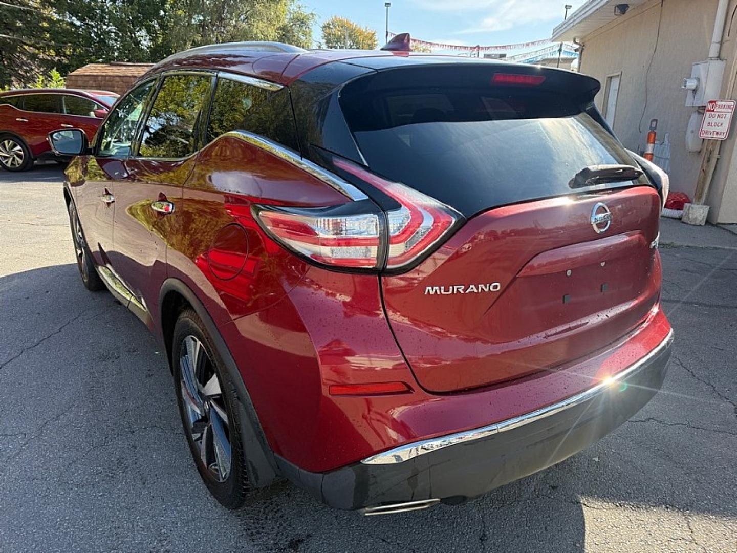 2017 RED /BLACK Nissan Murano Platinum AWD (5N1AZ2MH6HN) with an 3.5L V6 DOHC 24V engine, CVT transmission, located at 3304 Woodville Road, Northwood, OH, 43619, (419) 210-8019, 41.612694, -83.480743 - Your #1 Destination for Auto Loans and mdash;No Matter Your Credit!At our dealership, we believe everyone deserves the opportunity to drive their dream car and mdash;whether you have good credit, bad credit, or no credit at all. With a wide selection of hundreds of cars, trucks, and SUVs, you'll fin- Photo#26