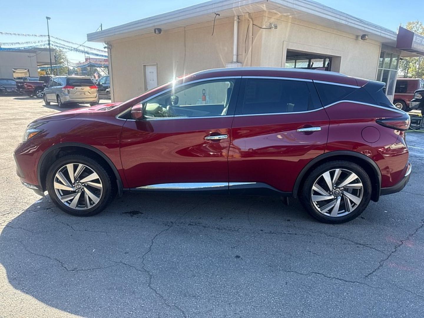 2021 RED /BLACK Nissan Murano SL AWD (5N1AZ2CS9MC) with an 3.5L V6 DOHC 24V engine, CVT transmission, located at 3304 Woodville Road, Northwood, OH, 43619, (419) 210-8019, 41.612694, -83.480743 - Your #1 Destination for Auto Loans and mdash;No Matter Your Credit!At our dealership, we believe everyone deserves the opportunity to drive their dream car and mdash;whether you have good credit, bad credit, or no credit at all. With a wide selection of hundreds of cars, trucks, and SUVs, you'll fin- Photo#3