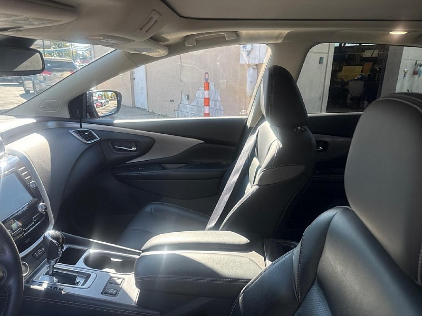 2021 RED /BLACK Nissan Murano SL AWD (5N1AZ2CS9MC) with an 3.5L V6 DOHC 24V engine, CVT transmission, located at 3304 Woodville Road, Northwood, OH, 43619, (419) 210-8019, 41.612694, -83.480743 - Your #1 Destination for Auto Loans and mdash;No Matter Your Credit!At our dealership, we believe everyone deserves the opportunity to drive their dream car and mdash;whether you have good credit, bad credit, or no credit at all. With a wide selection of hundreds of cars, trucks, and SUVs, you'll fin- Photo#11