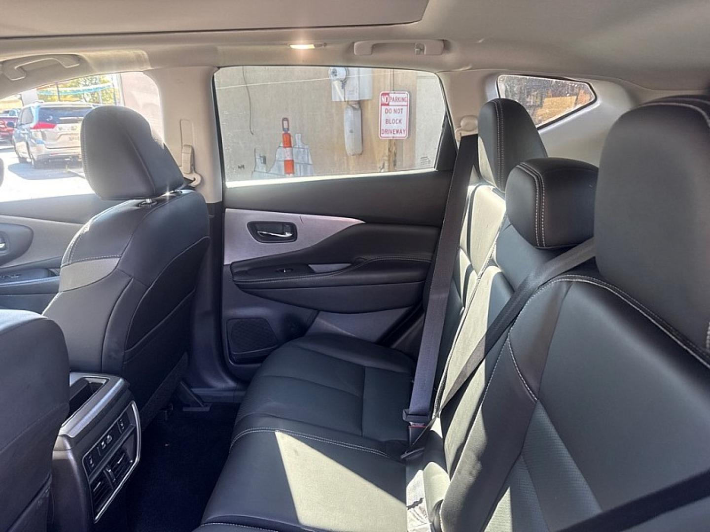 2021 RED /BLACK Nissan Murano SL AWD (5N1AZ2CS9MC) with an 3.5L V6 DOHC 24V engine, CVT transmission, located at 3304 Woodville Road, Northwood, OH, 43619, (419) 210-8019, 41.612694, -83.480743 - Your #1 Destination for Auto Loans and mdash;No Matter Your Credit!At our dealership, we believe everyone deserves the opportunity to drive their dream car and mdash;whether you have good credit, bad credit, or no credit at all. With a wide selection of hundreds of cars, trucks, and SUVs, you'll fin- Photo#13