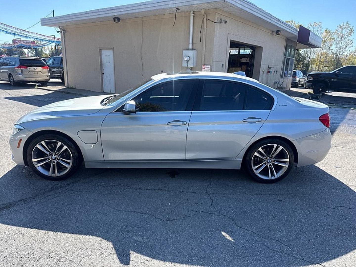 2017 SILVER /TAN BMW 3-Series 330e iPerformance Sedan (WBA8E1C39HA) with an 2.0L L4 DOHC 16V HYBRID engine, 8A transmission, located at 3304 Woodville Road, Northwood, OH, 43619, (419) 210-8019, 41.612694, -83.480743 - Your #1 Destination for Auto Loans and mdash;No Matter Your Credit!At our dealership, we believe everyone deserves the opportunity to drive their dream car and mdash;whether you have good credit, bad credit, or no credit at all. With a wide selection of hundreds of cars, trucks, and SUVs, you'll fin- Photo#1