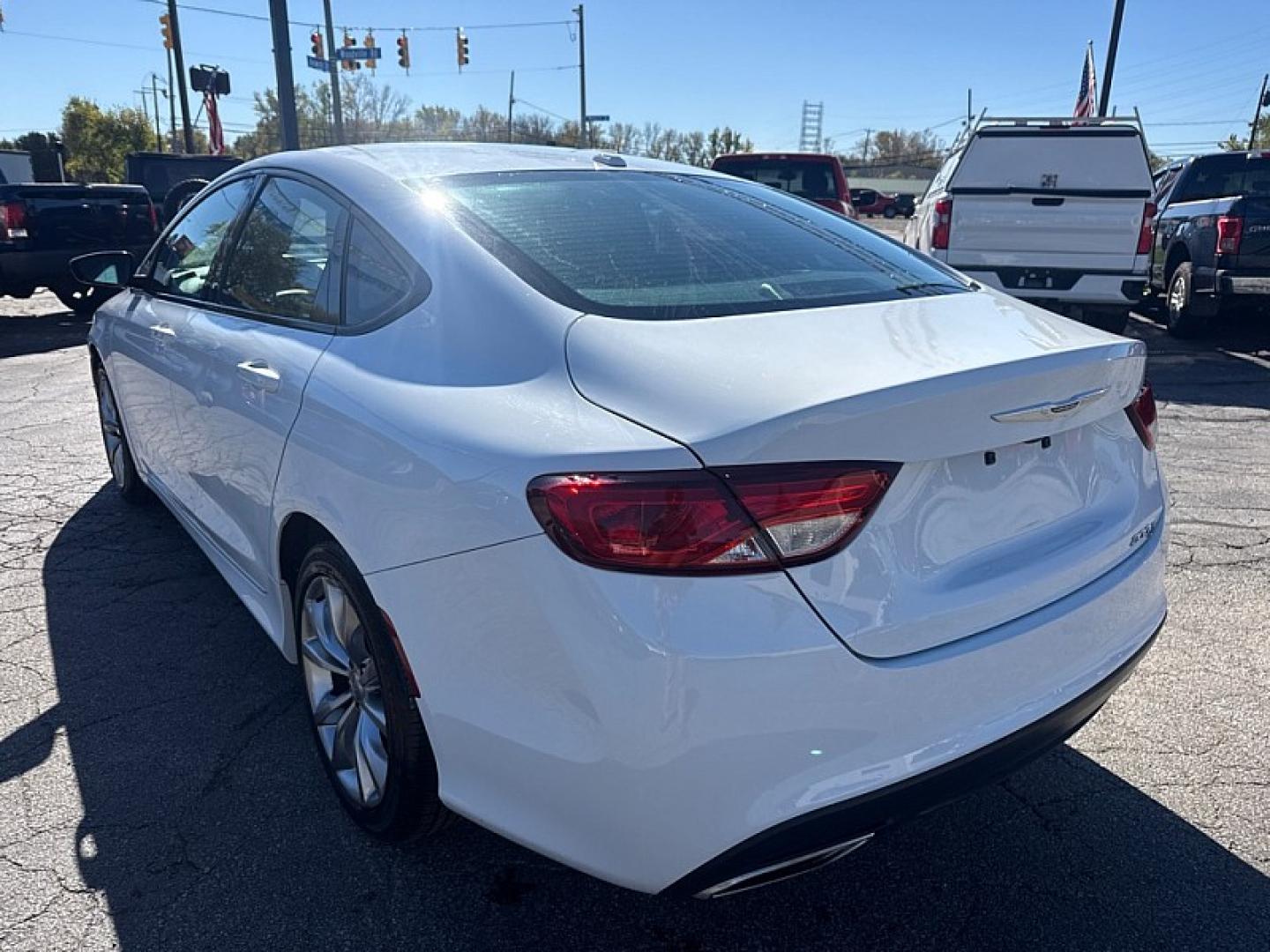 2016 WHITE /BLACK Chrysler 200 S (1C3CCCBG4GN) with an 3.6L V6 DOHC 24V FFV engine, 9A transmission, located at 3304 Woodville Road, Northwood, OH, 43619, (419) 210-8019, 41.612694, -83.480743 - Your #1 Destination for Auto Loans and mdash;No Matter Your Credit!At our dealership, we believe everyone deserves the opportunity to drive their dream car and mdash;whether you have good credit, bad credit, or no credit at all. With a wide selection of hundreds of cars, trucks, and SUVs, you'll fin- Photo#2