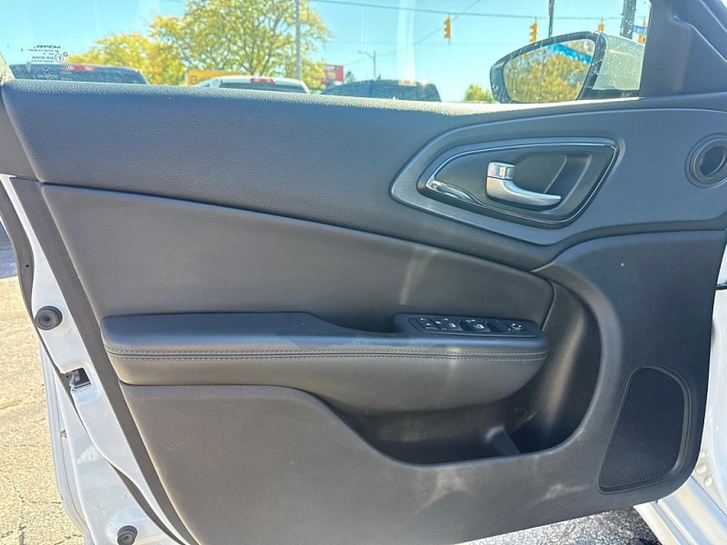 2016 WHITE /BLACK Chrysler 200 S (1C3CCCBG4GN) with an 3.6L V6 DOHC 24V FFV engine, 9A transmission, located at 3304 Woodville Road, Northwood, OH, 43619, (419) 210-8019, 41.612694, -83.480743 - Your #1 Destination for Auto Loans and mdash;No Matter Your Credit!At our dealership, we believe everyone deserves the opportunity to drive their dream car and mdash;whether you have good credit, bad credit, or no credit at all. With a wide selection of hundreds of cars, trucks, and SUVs, you'll fin- Photo#8