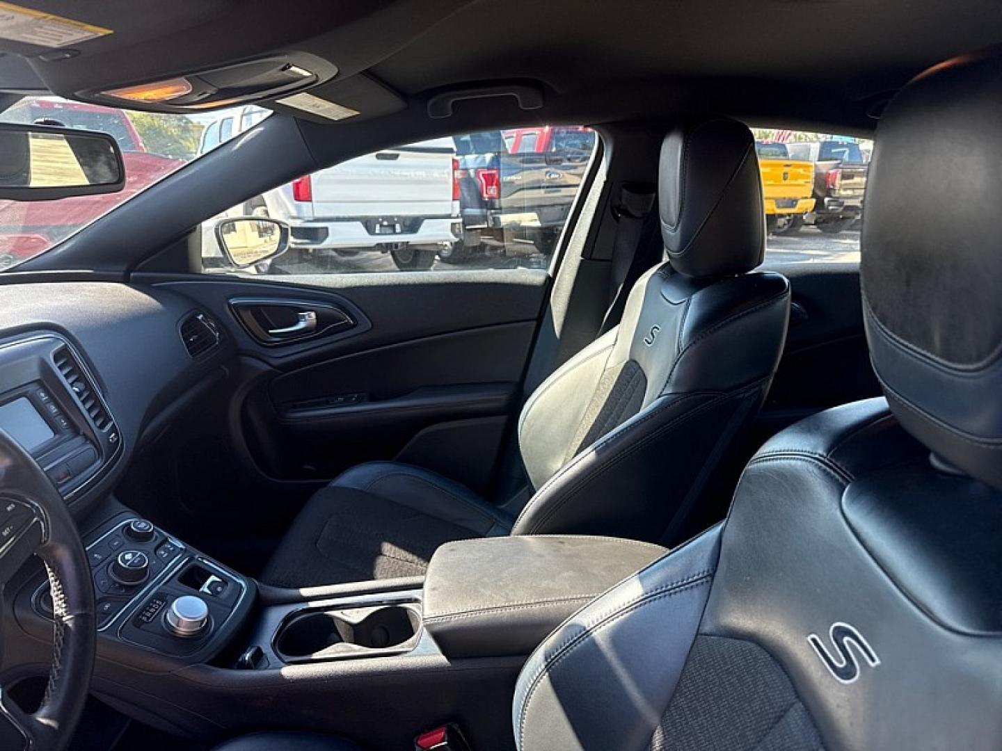 2016 WHITE /BLACK Chrysler 200 S (1C3CCCBG4GN) with an 3.6L V6 DOHC 24V FFV engine, 9A transmission, located at 3304 Woodville Road, Northwood, OH, 43619, (419) 210-8019, 41.612694, -83.480743 - Your #1 Destination for Auto Loans and mdash;No Matter Your Credit!At our dealership, we believe everyone deserves the opportunity to drive their dream car and mdash;whether you have good credit, bad credit, or no credit at all. With a wide selection of hundreds of cars, trucks, and SUVs, you'll fin- Photo#9