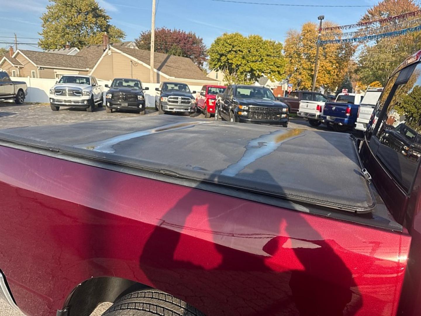 2017 MAROON /GRAY Ram 1500 SLT Crew Cab SWB 4WD (1C6RR7LT8HS) with an 5.7L V8 OHV 16V engine, 8A transmission, located at 3304 Woodville Road, Northwood, OH, 43619, (419) 210-8019, 41.612694, -83.480743 - Your #1 Destination for Auto Loans and mdash;No Matter Your Credit!At our dealership, we believe everyone deserves the opportunity to drive their dream car and mdash;whether you have good credit, bad credit, or no credit at all. With a wide selection of hundreds of cars, trucks, and SUVs, you'll fin- Photo#17