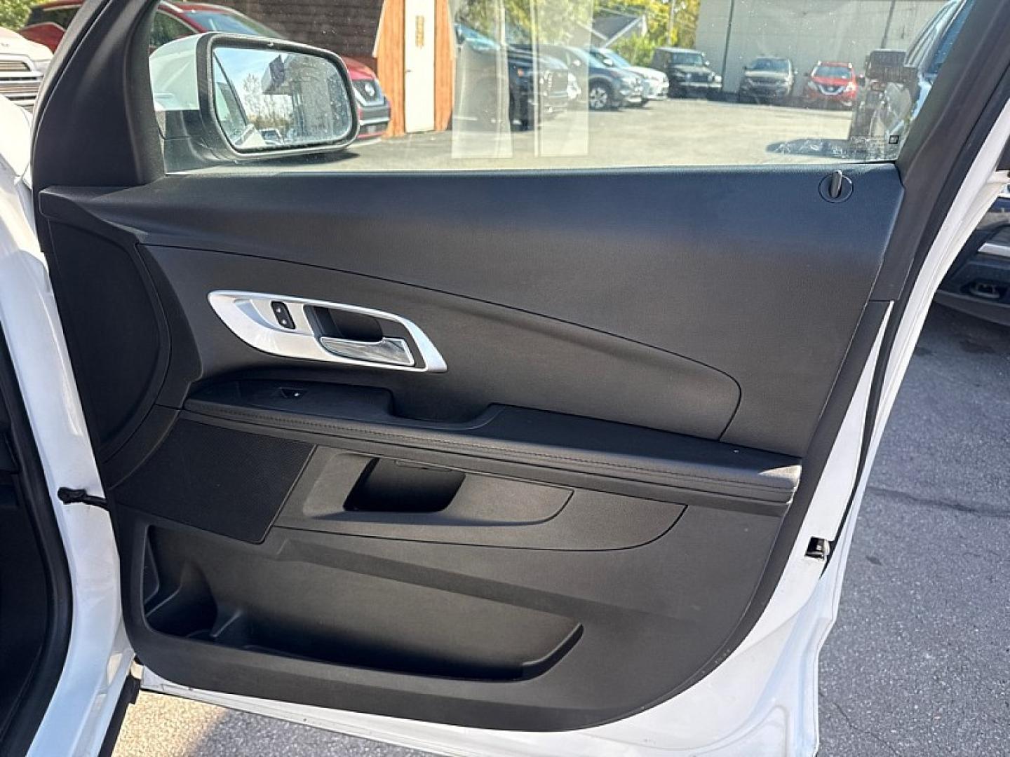 2016 WHITE /BLACK Chevrolet Equinox LT AWD (2GNFLFEK3G6) with an 2.4L L4 DOHC 16V FFV engine, 6A transmission, located at 3304 Woodville Road, Northwood, OH, 43619, (419) 210-8019, 41.612694, -83.480743 - Your #1 Destination for Auto Loans and mdash;No Matter Your Credit!At our dealership, we believe everyone deserves the opportunity to drive their dream car and mdash;whether you have good credit, bad credit, or no credit at all. With a wide selection of hundreds of cars, trucks, and SUVs, you'll fin- Photo#14