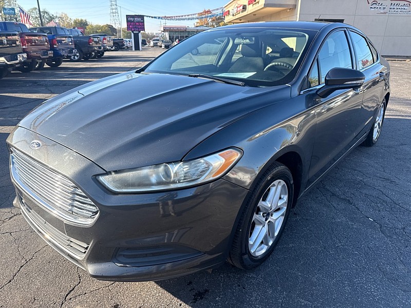 photo of 2016 Ford Fusion SE
