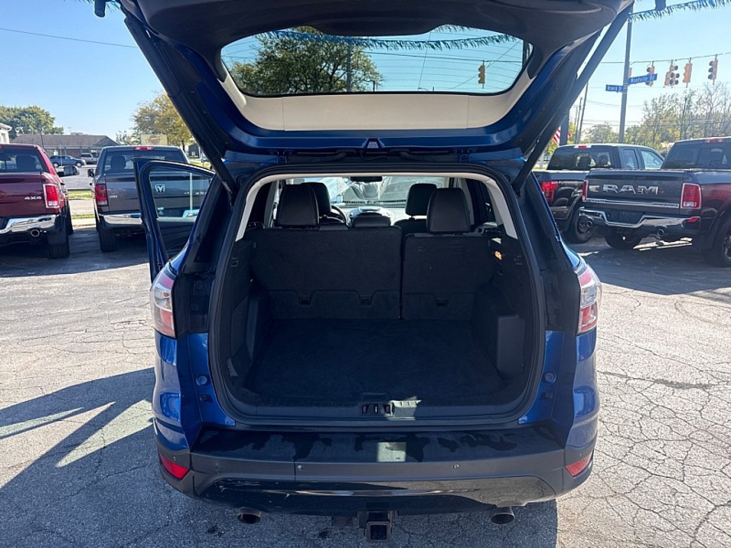 2017 BLUE /BLACK Ford Escape Titanium 4WD (1FMCU9J95HU) with an 2.0L L4 DOHC 16V engine, 6A transmission, located at 3304 Woodville Road, Northwood, OH, 43619, (419) 210-8019, 41.612694, -83.480743 - Your #1 Destination for Auto Loans and mdash;No Matter Your Credit!At our dealership, we believe everyone deserves the opportunity to drive their dream car and mdash;whether you have good credit, bad credit, or no credit at all. With a wide selection of hundreds of cars, trucks, and SUVs, you'll fin- Photo#20