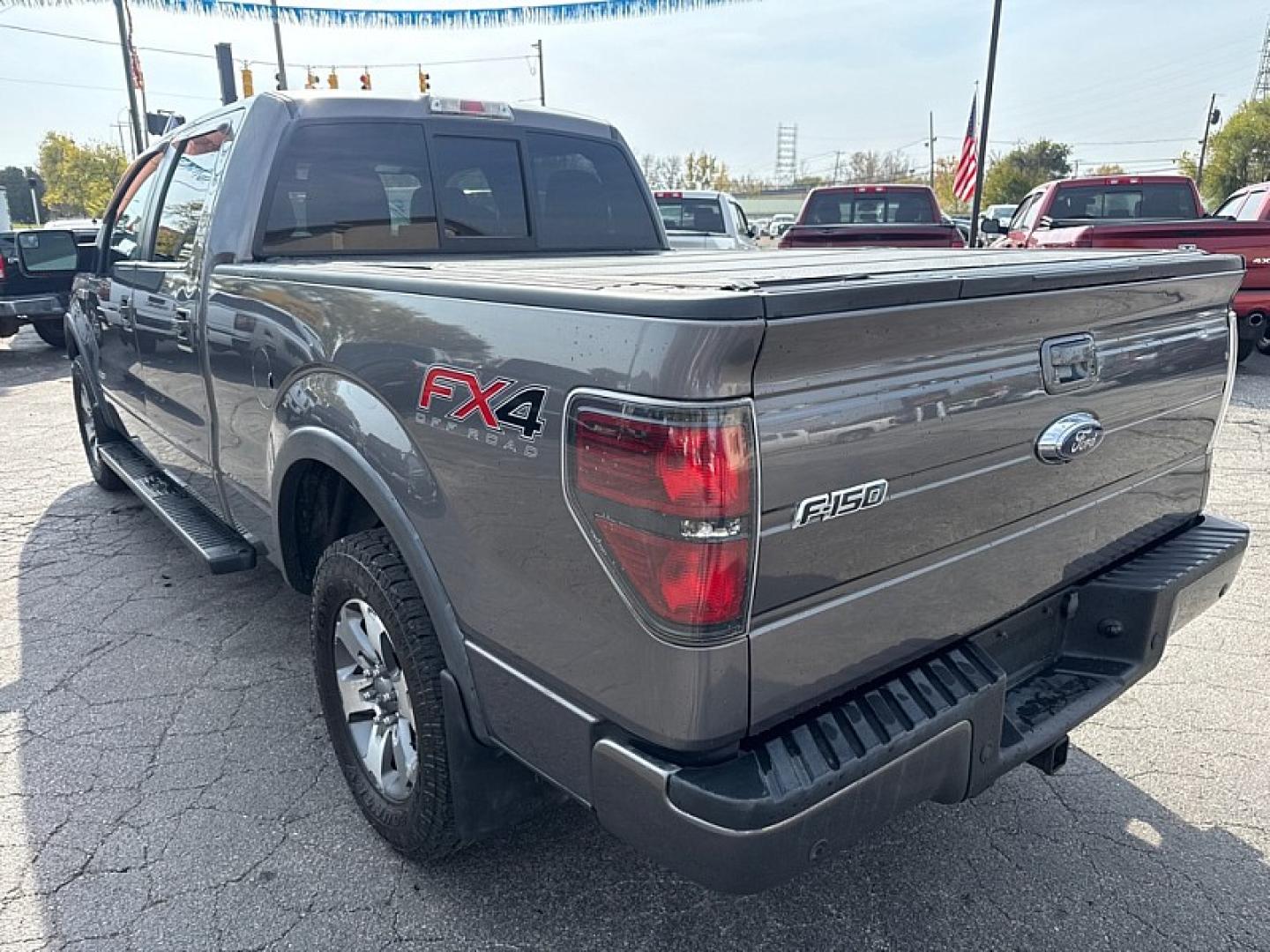 2013 GRAY /BLACK Ford F-150 XLT SuperCrew 6.5-ft. Bed 4WD (1FTFW1ET2DK) with an 3.5L V6 TURBO engine, 6-Speed Automatic transmission, located at 3304 Woodville Road, Northwood, OH, 43619, (419) 210-8019, 41.612694, -83.480743 - Your #1 Destination for Auto Loans and mdash;No Matter Your Credit!At our dealership, we believe everyone deserves the opportunity to drive their dream car and mdash;whether you have good credit, bad credit, or no credit at all. With a wide selection of hundreds of cars, trucks, and SUVs, you'll fin- Photo#2