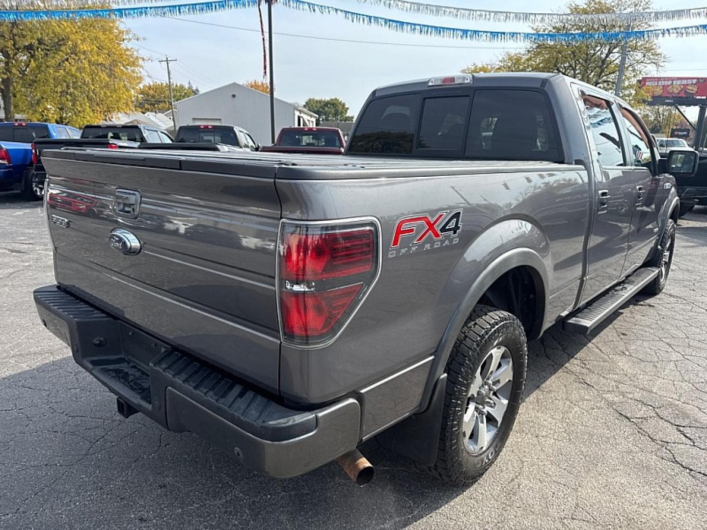 2013 GRAY /BLACK Ford F-150 XLT SuperCrew 6.5-ft. Bed 4WD (1FTFW1ET2DK) with an 3.5L V6 TURBO engine, 6-Speed Automatic transmission, located at 3304 Woodville Road, Northwood, OH, 43619, (419) 210-8019, 41.612694, -83.480743 - Your #1 Destination for Auto Loans and mdash;No Matter Your Credit!At our dealership, we believe everyone deserves the opportunity to drive their dream car and mdash;whether you have good credit, bad credit, or no credit at all. With a wide selection of hundreds of cars, trucks, and SUVs, you'll fin- Photo#4