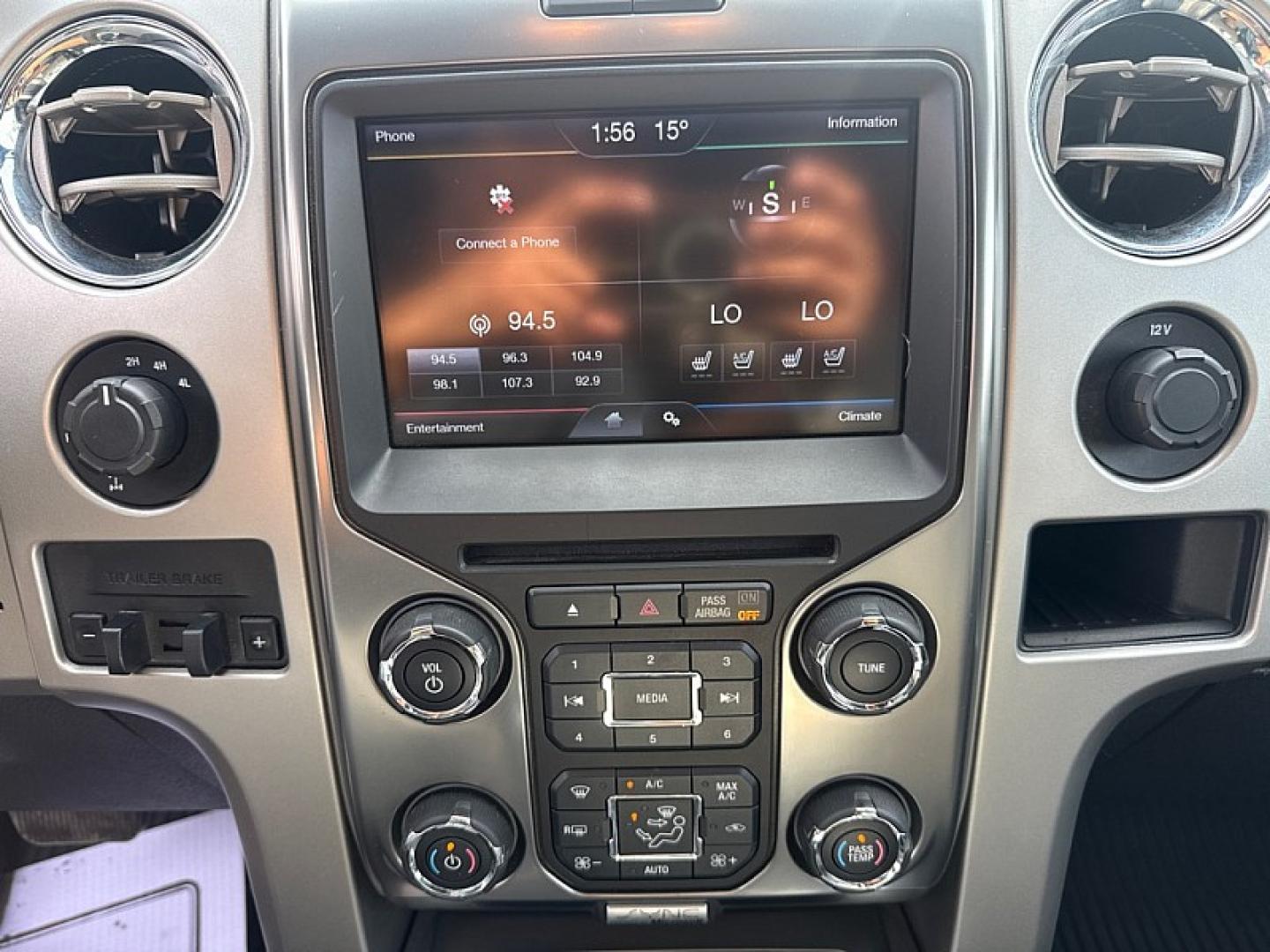 2013 GRAY /BLACK Ford F-150 XLT SuperCrew 6.5-ft. Bed 4WD (1FTFW1ET2DK) with an 3.5L V6 TURBO engine, 6-Speed Automatic transmission, located at 3304 Woodville Road, Northwood, OH, 43619, (419) 210-8019, 41.612694, -83.480743 - Your #1 Destination for Auto Loans and mdash;No Matter Your Credit!At our dealership, we believe everyone deserves the opportunity to drive their dream car and mdash;whether you have good credit, bad credit, or no credit at all. With a wide selection of hundreds of cars, trucks, and SUVs, you'll fin- Photo#19