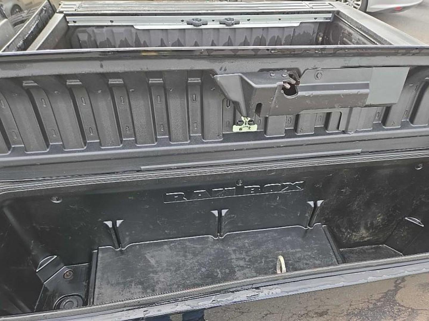 2015 BLACK /BLACK RAM 1500 Longhorn Crew Cab SWB 4WD (1C6RR7PTXFS) with an 5.7L V8 OHV 16V engine, 6-Speed Automatic transmission, located at 3304 Woodville Road, Northwood, OH, 43619, (419) 210-8019, 41.612694, -83.480743 - Photo#13