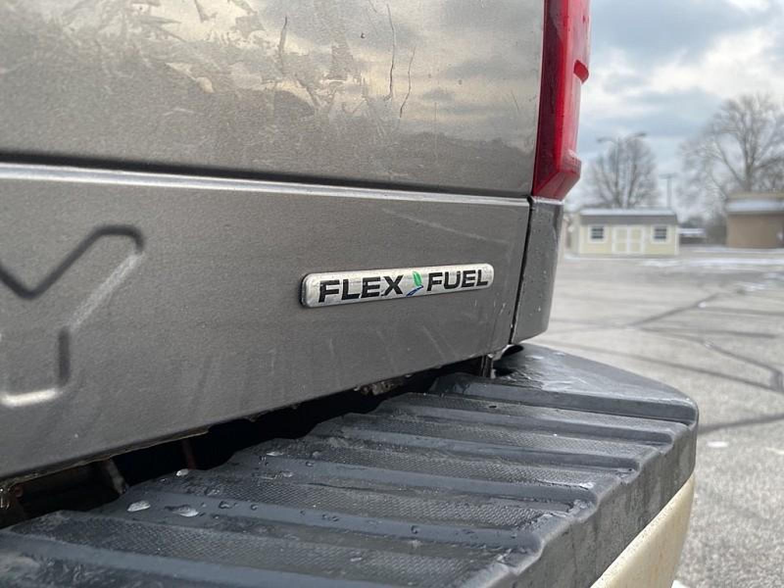 2012 GRAY Ford Super Duty F-250 4WD (1FTBF2B63CE) with an V8 Flex Fuel 6.2 Liter engine, Auto HD 6-Spd SelectShift transmission, located at 3304 Woodville Road, Northwood, OH, 43619, (419) 210-8019, 41.612694, -83.480743 - We are #1 Auto Loan for Good Bad or No Credit we have hundreds of vehicles to choose from stop on in or just fill out our online application to get approved for auto financing and see your credit score for free by visiting our website today. We have Low Payment Options and Terms Available to Suit - Photo #11